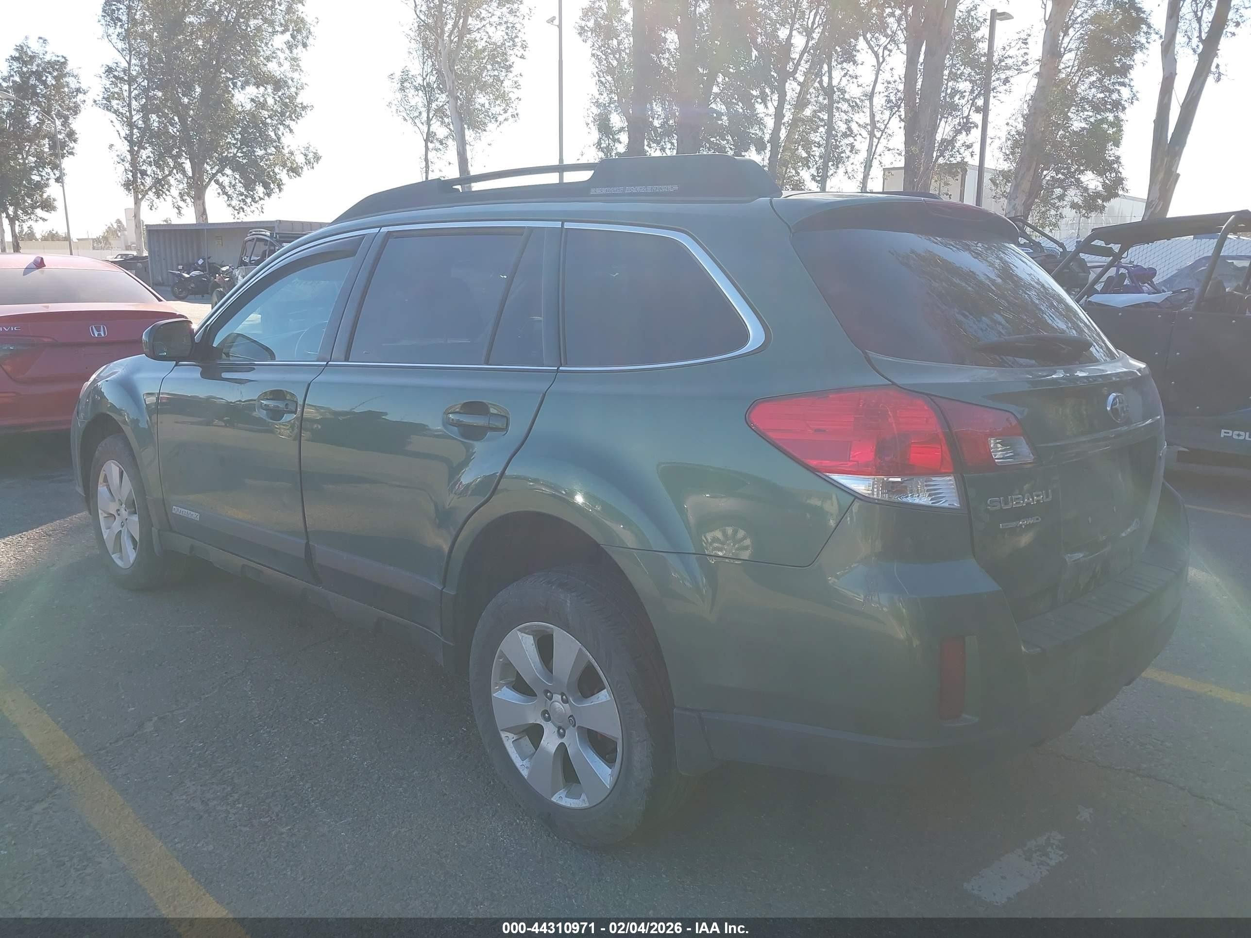 2011 Subaru Outback 2.5i Premium Green vin: 4S4BRCCC2B3429112