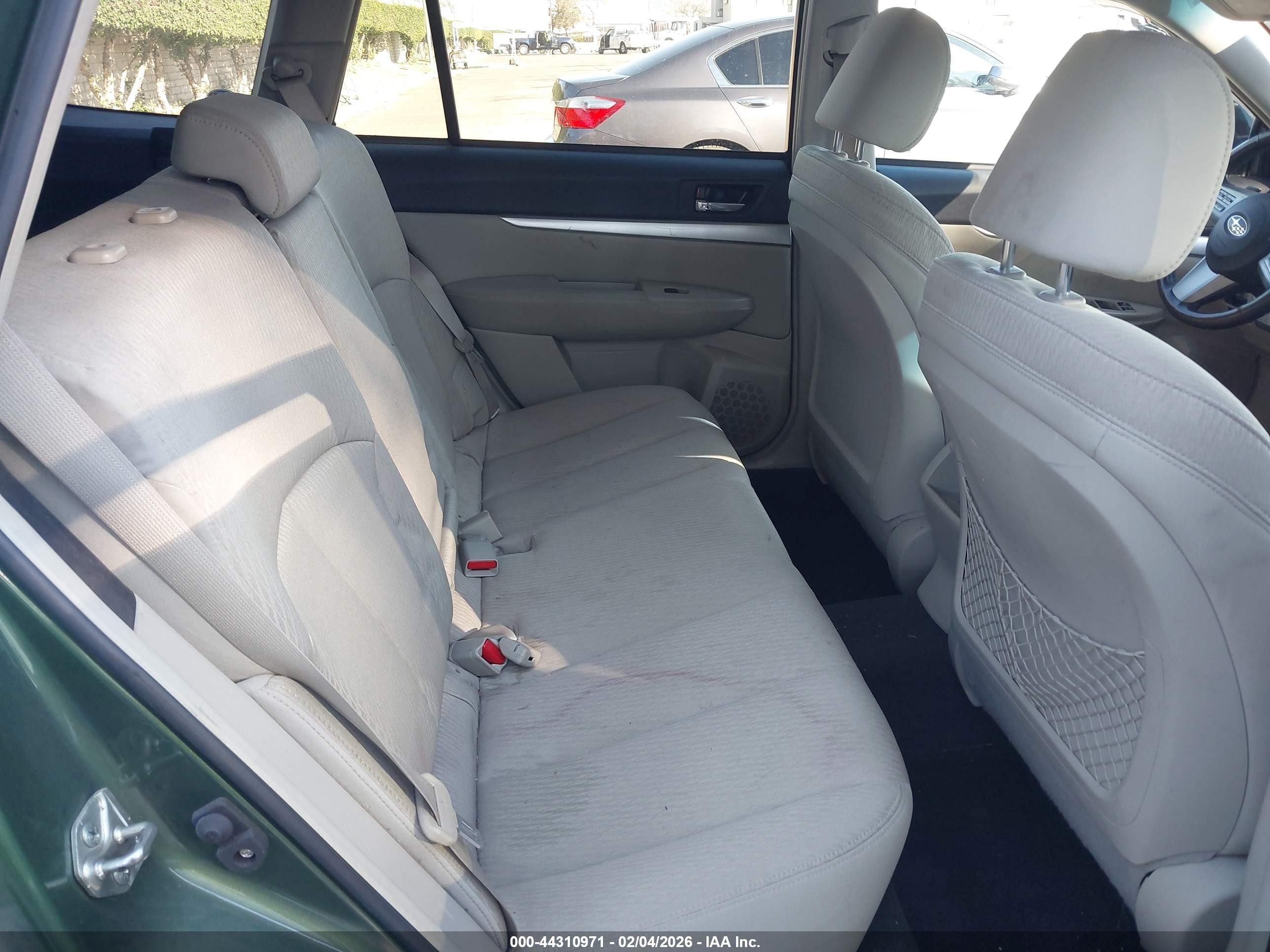 2011 Subaru Outback 2.5i Premium Green vin: 4S4BRCCC2B3429112