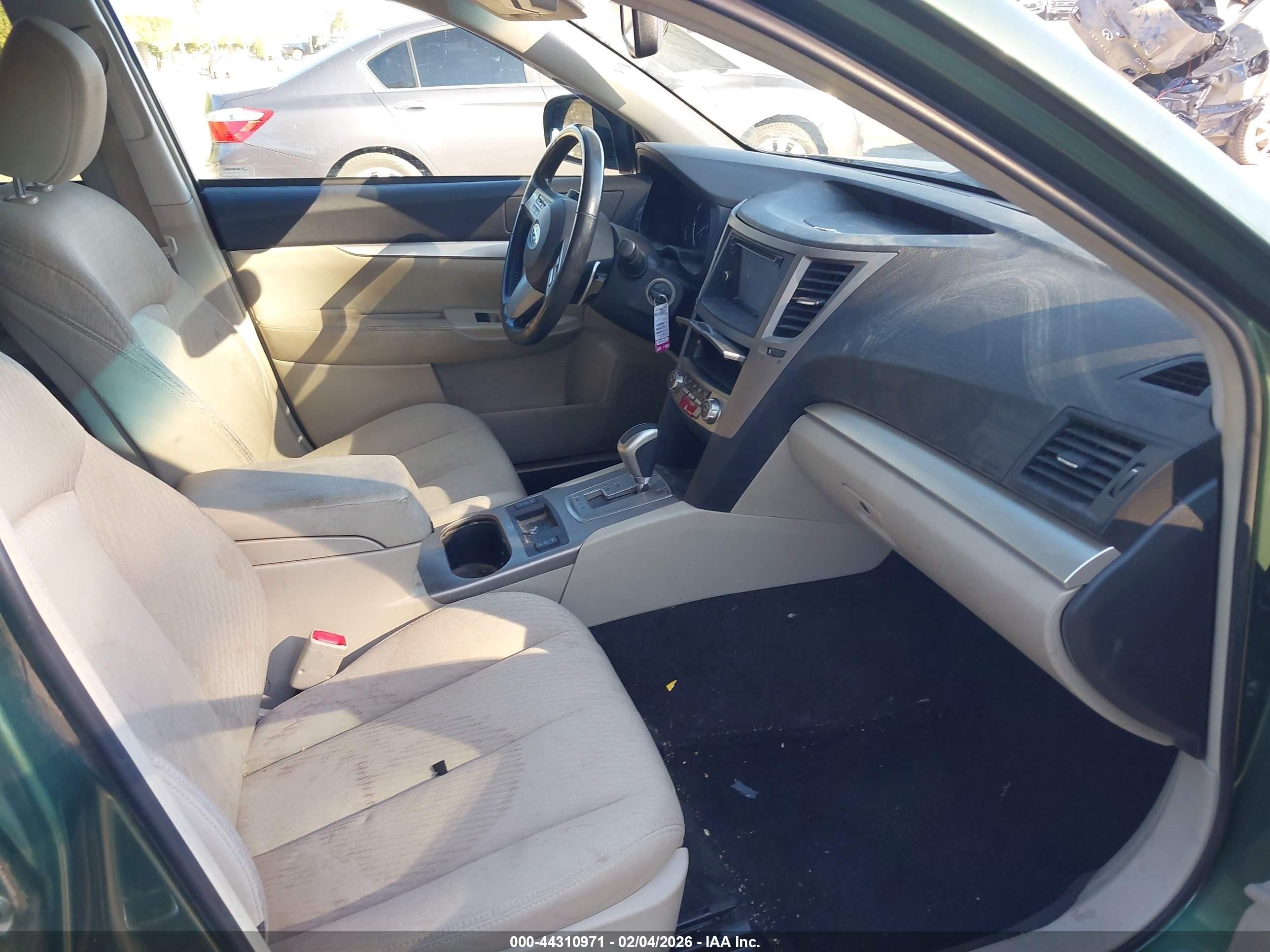 2011 Subaru Outback 2.5i Premium Green vin: 4S4BRCCC2B3429112