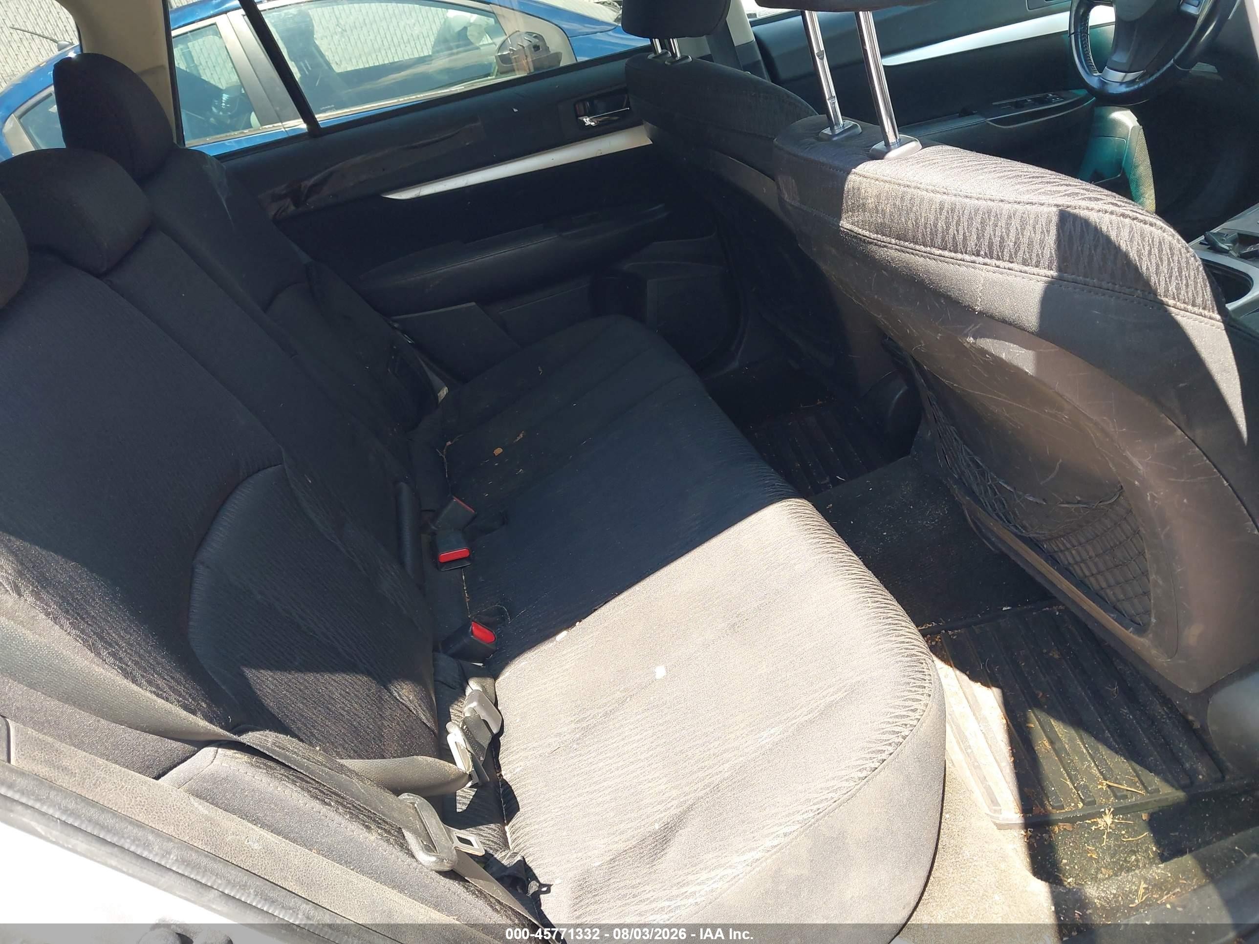 2012 Subaru Outback 2.5i Premium Silver vin: 4S4BRCCC2C3221698