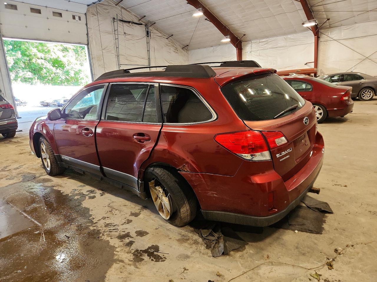 2013 Subaru Outback 2.5i Premium Red vin: 4S4BRCCC2D3227888