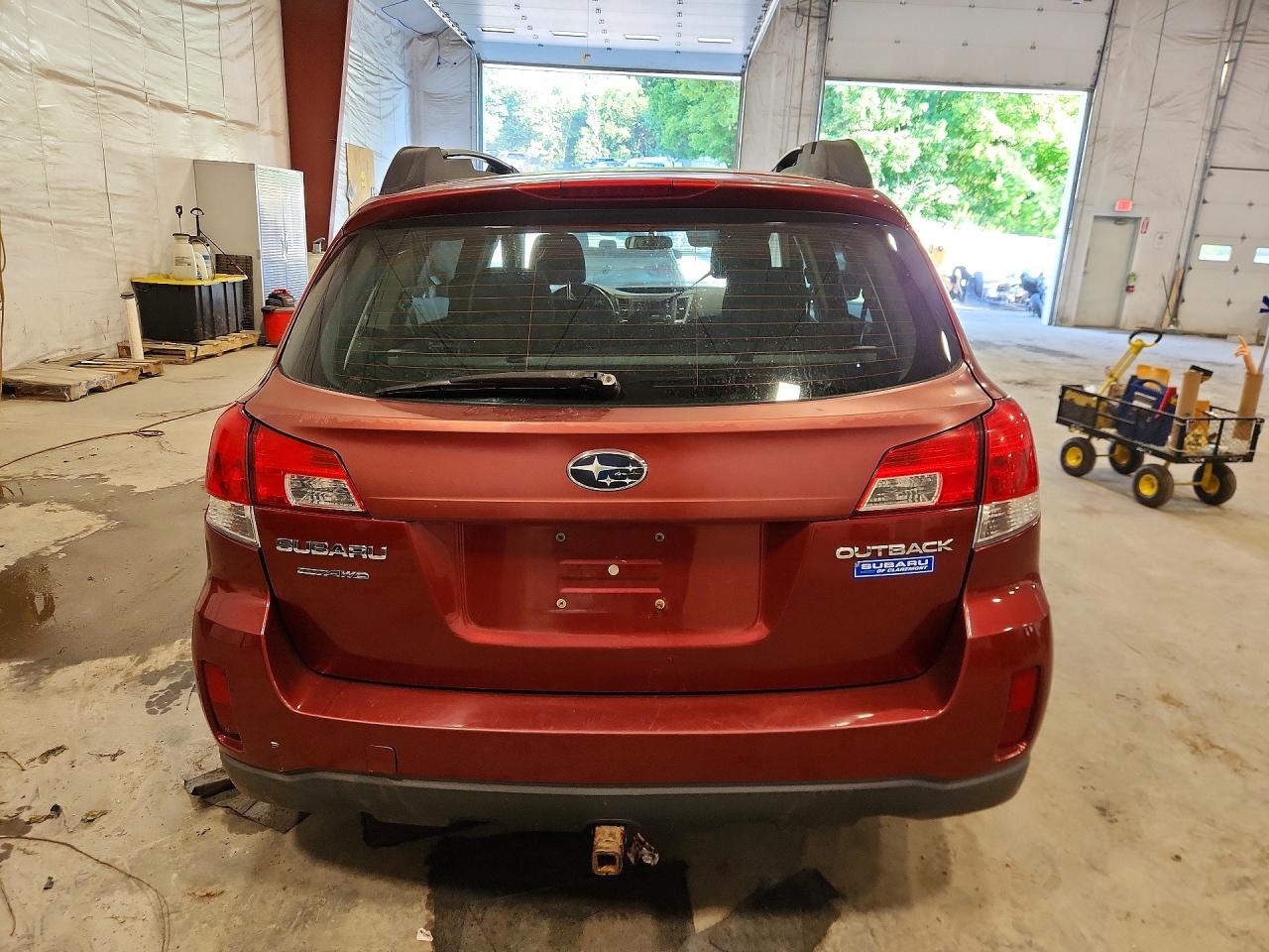 2013 Subaru Outback 2.5i Premium Red vin: 4S4BRCCC2D3227888