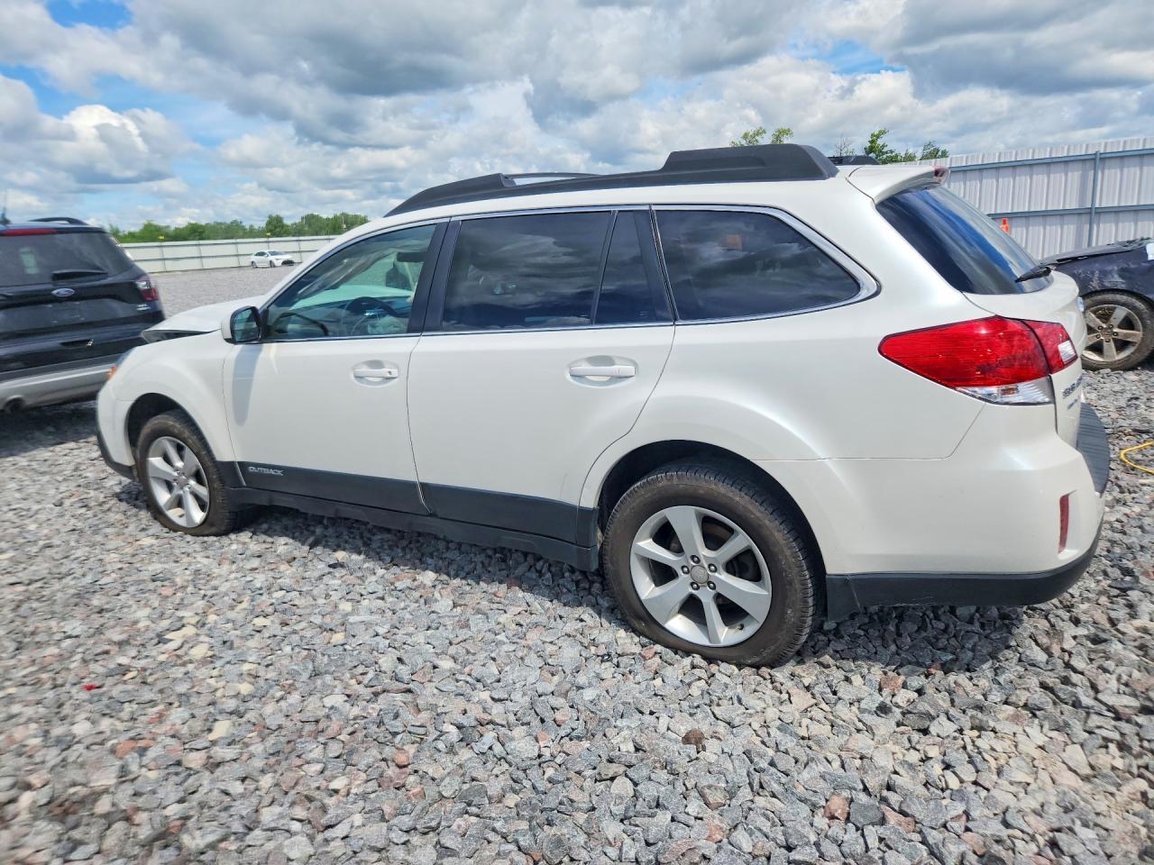 2013 Subaru Outback 2.5i Premium Белый vin: 4S4BRCCC2D3270241