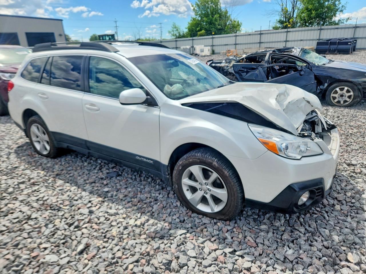2013 Subaru Outback 2.5i Premium Белый vin: 4S4BRCCC2D3270241