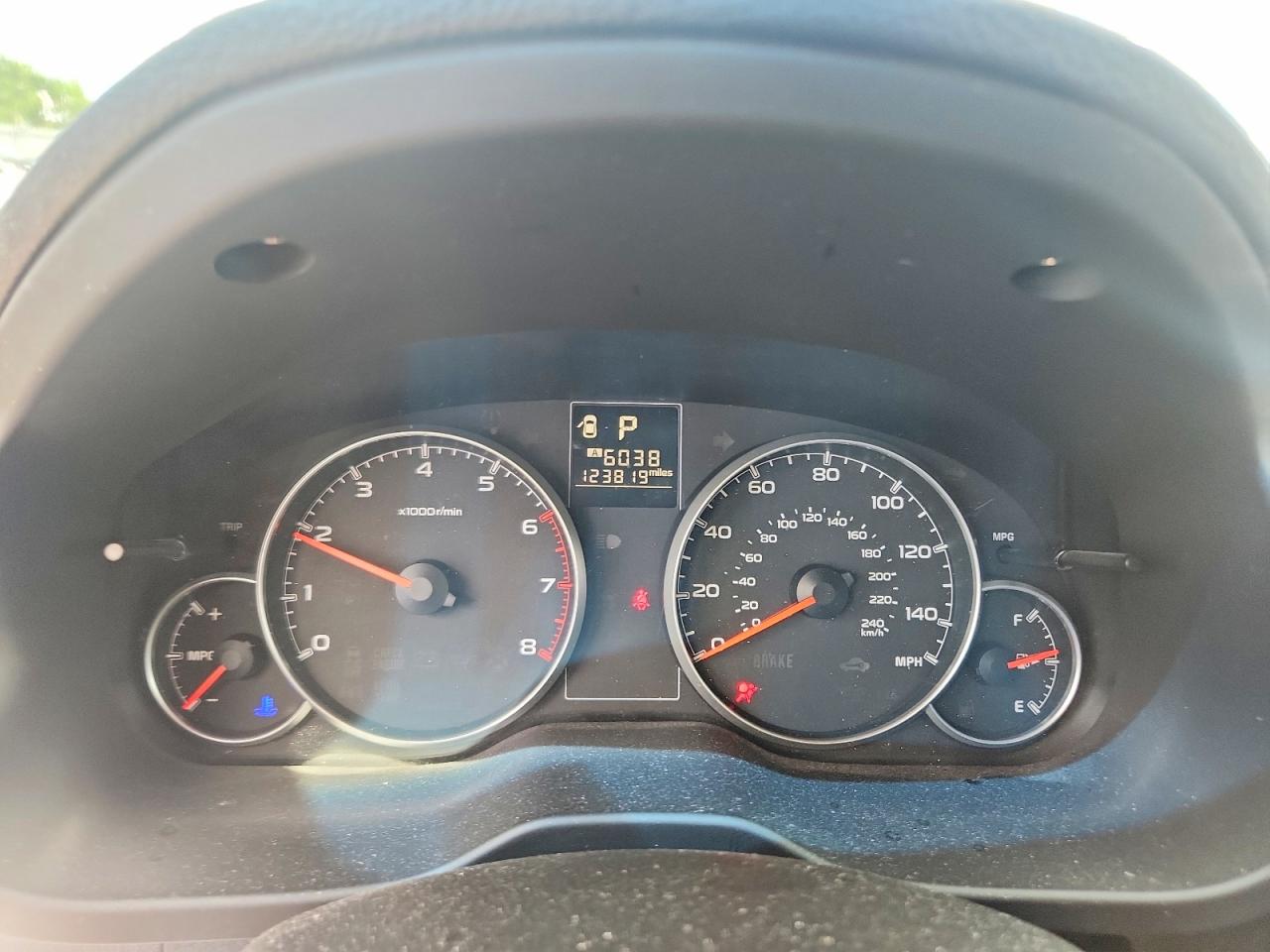 2013 Subaru Outback 2.5i Premium Белый vin: 4S4BRCCC2D3270241