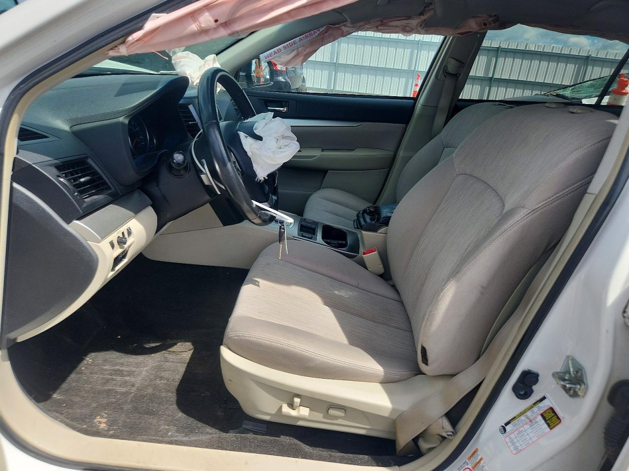 2013 Subaru Outback 2.5i Premium Белый vin: 4S4BRCCC2D3270241