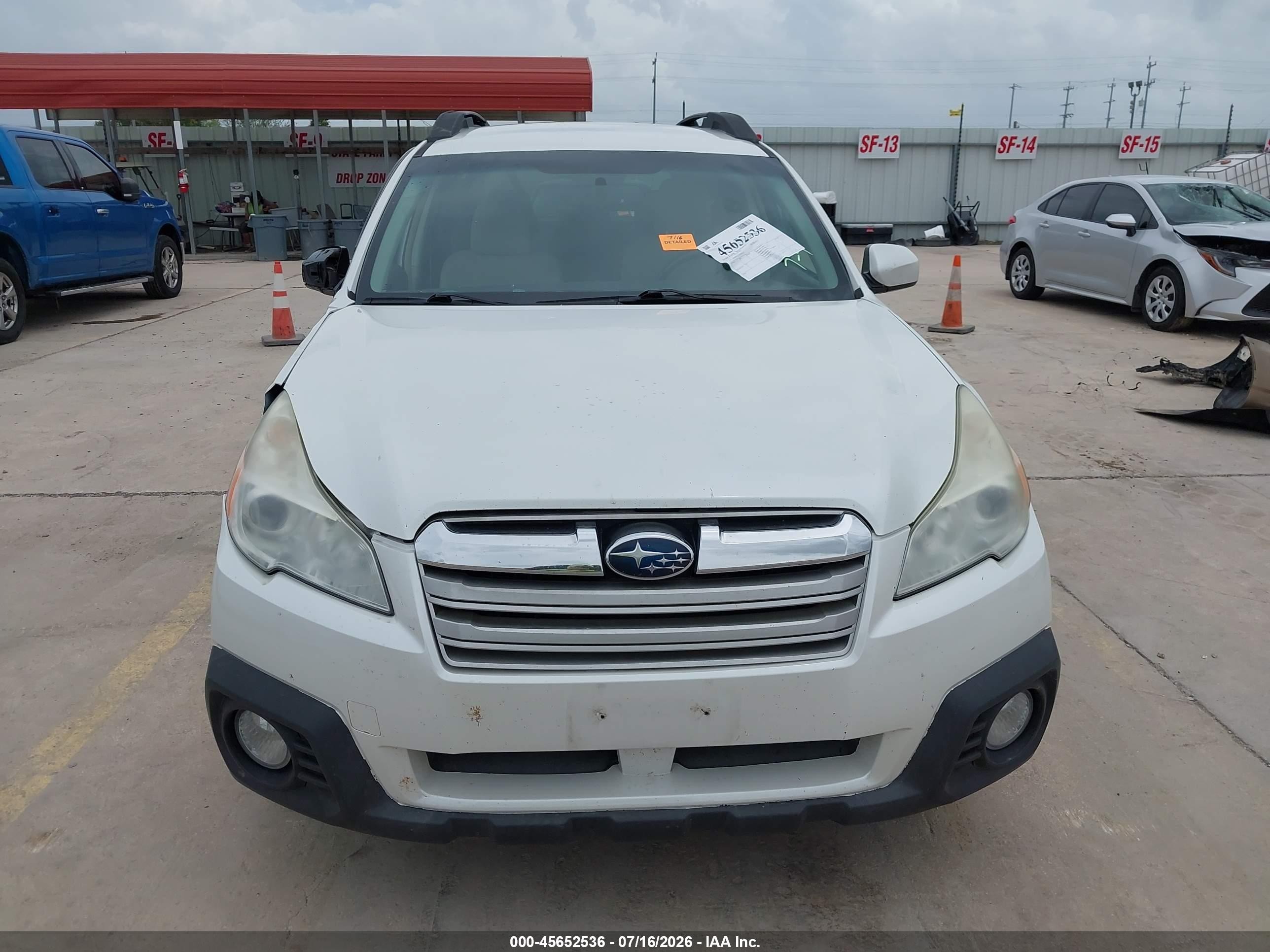 2013 Subaru Outback 2.5i Premium White vin: 4S4BRCCC2D3293227