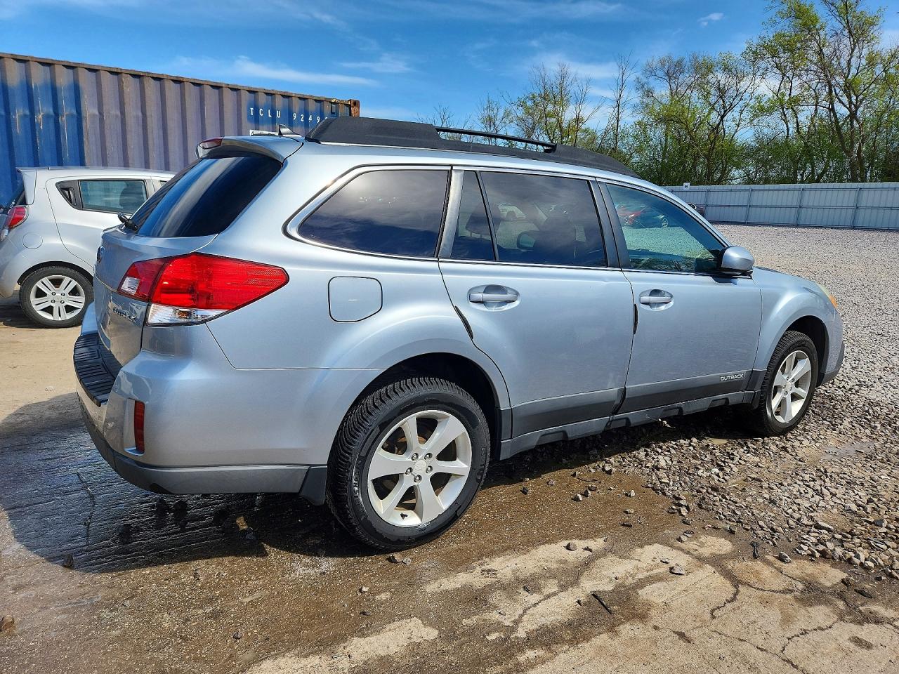 2014 Subaru Outback 2.5i Premium Silver vin: 4S4BRCCC2E3207965