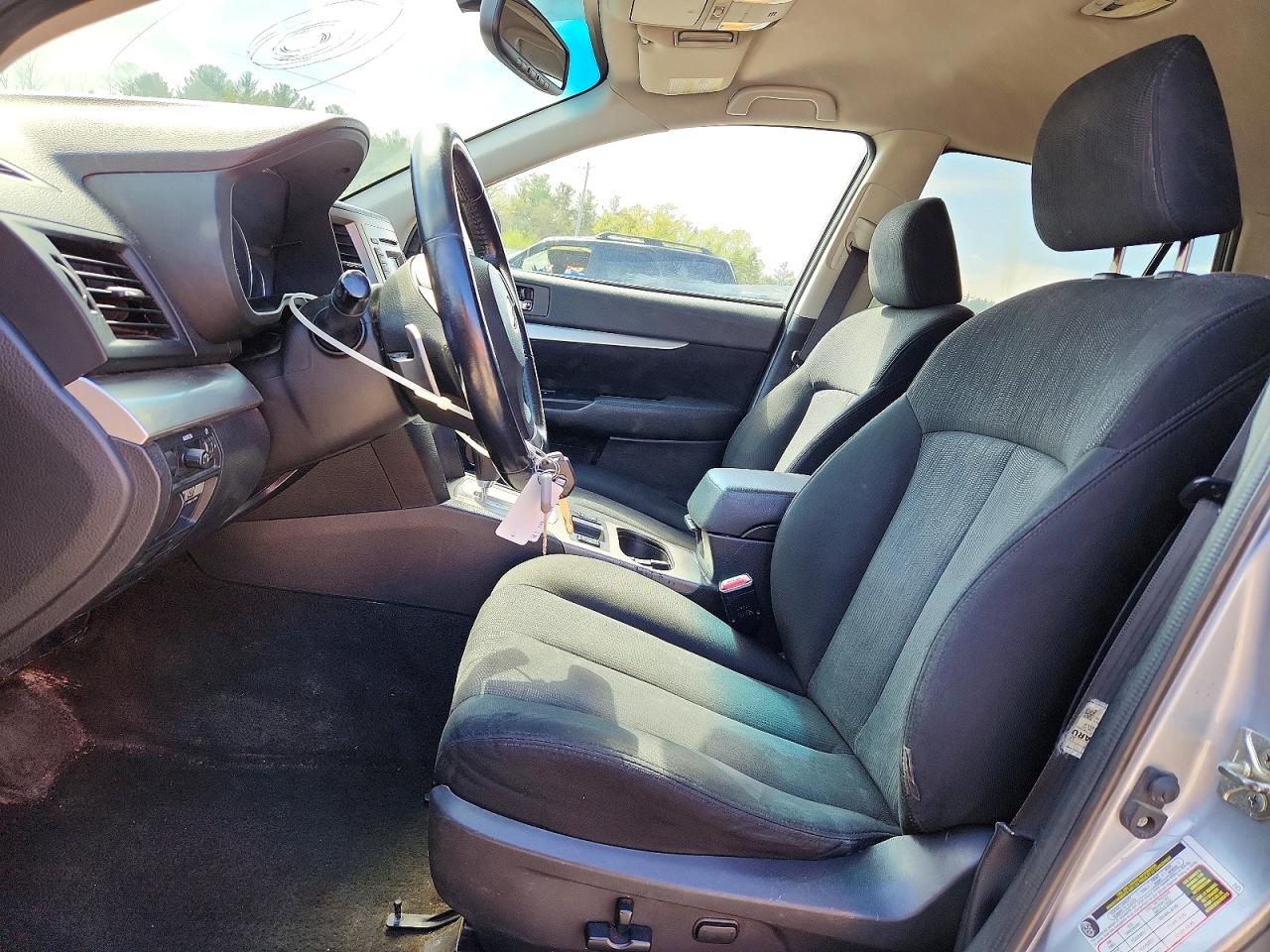 2014 Subaru Outback 2.5i Premium Silver vin: 4S4BRCCC2E3207965