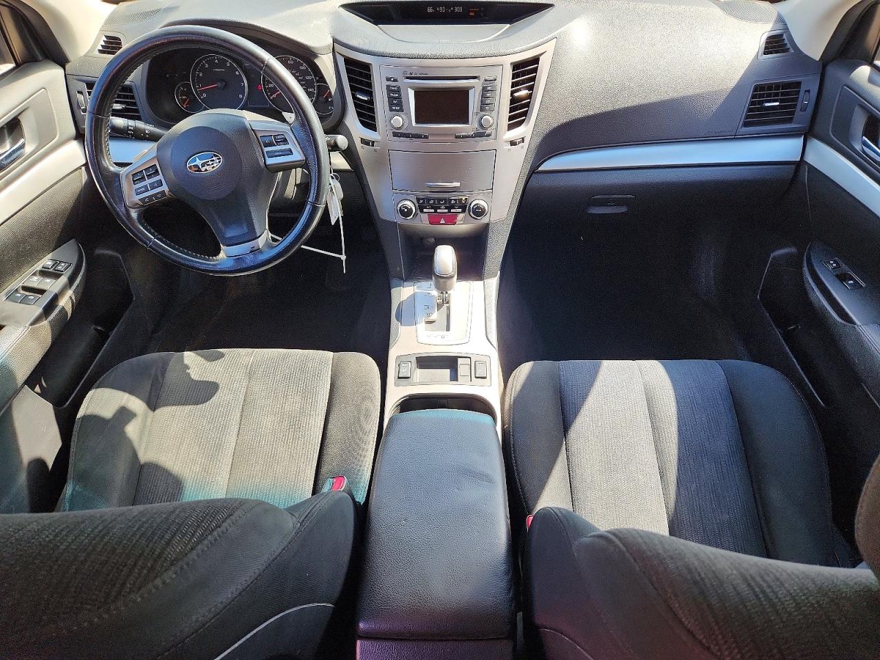 2014 Subaru Outback 2.5i Premium Silver vin: 4S4BRCCC2E3207965