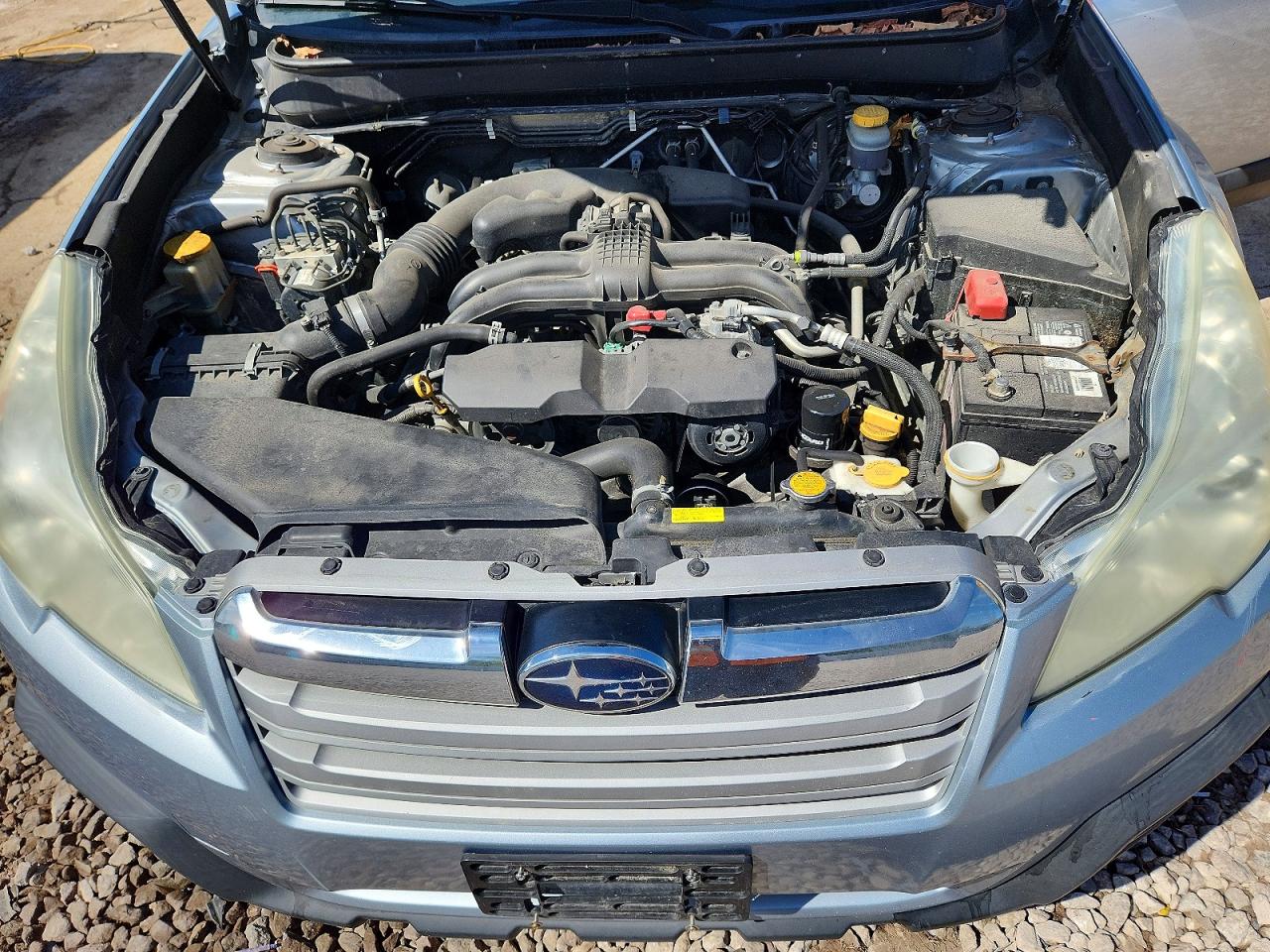 2014 Subaru Outback 2.5i Premium Silver vin: 4S4BRCCC2E3207965