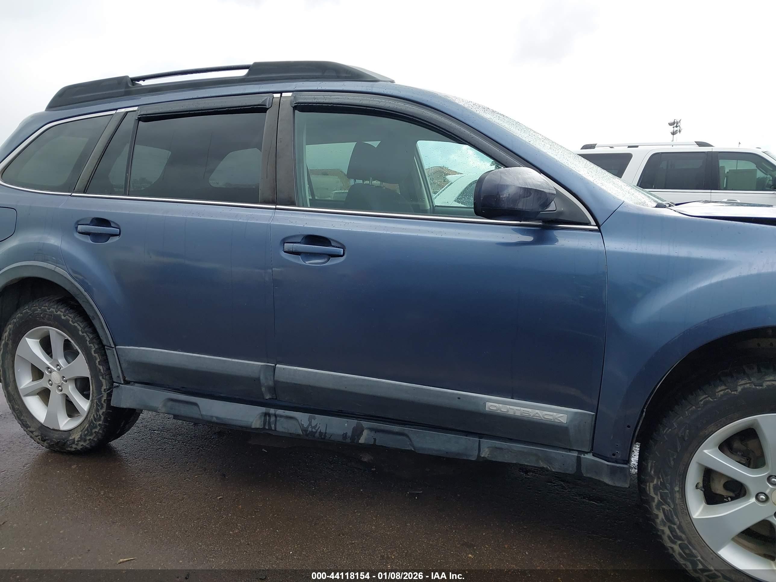 2014 Subaru Outback 2.5i Premium Light Blue vin: 4S4BRCCC2E3310397