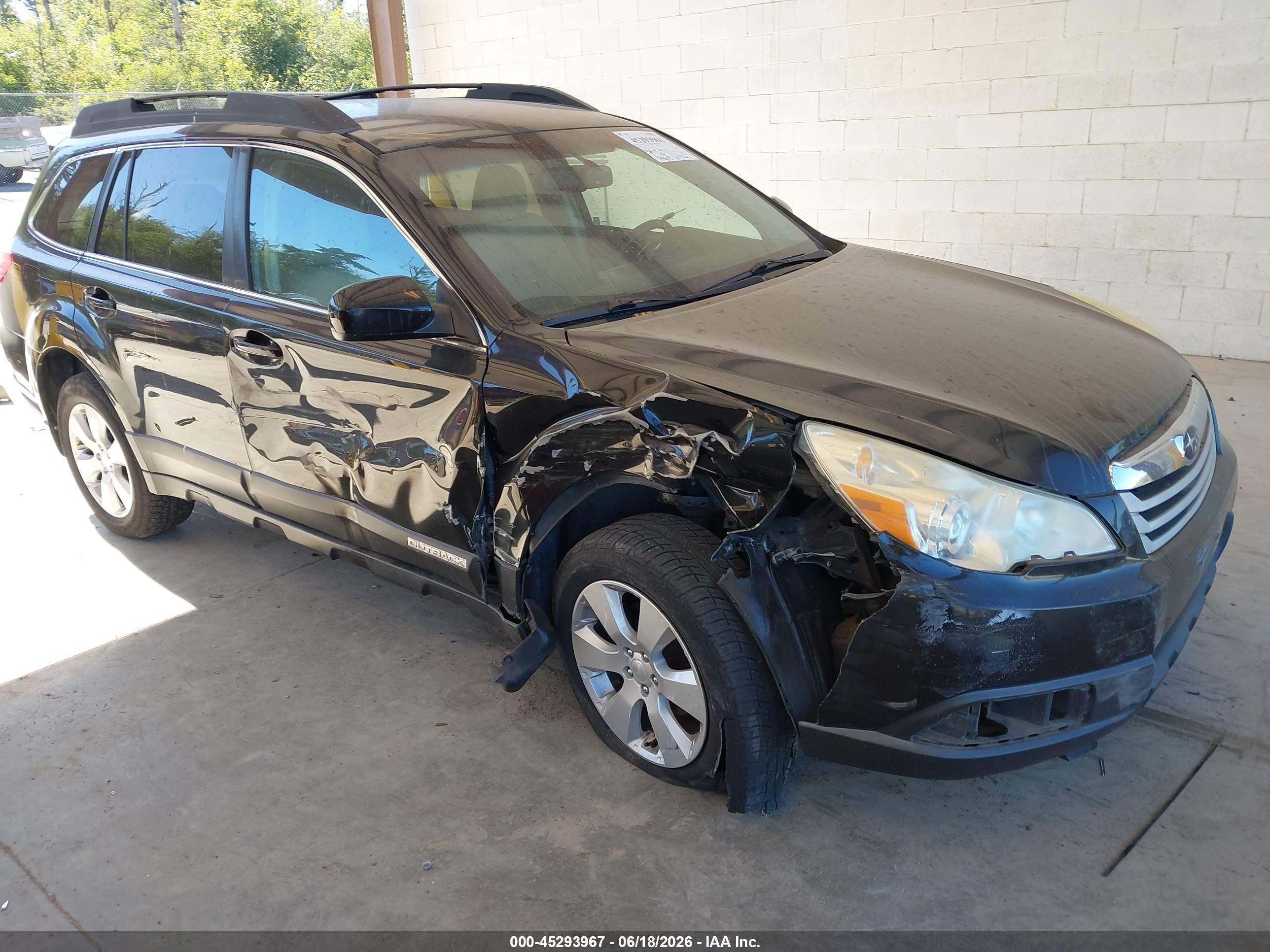 2010 Subaru Outback 2.5i Premium Black vin: 4S4BRCCC3A3310936