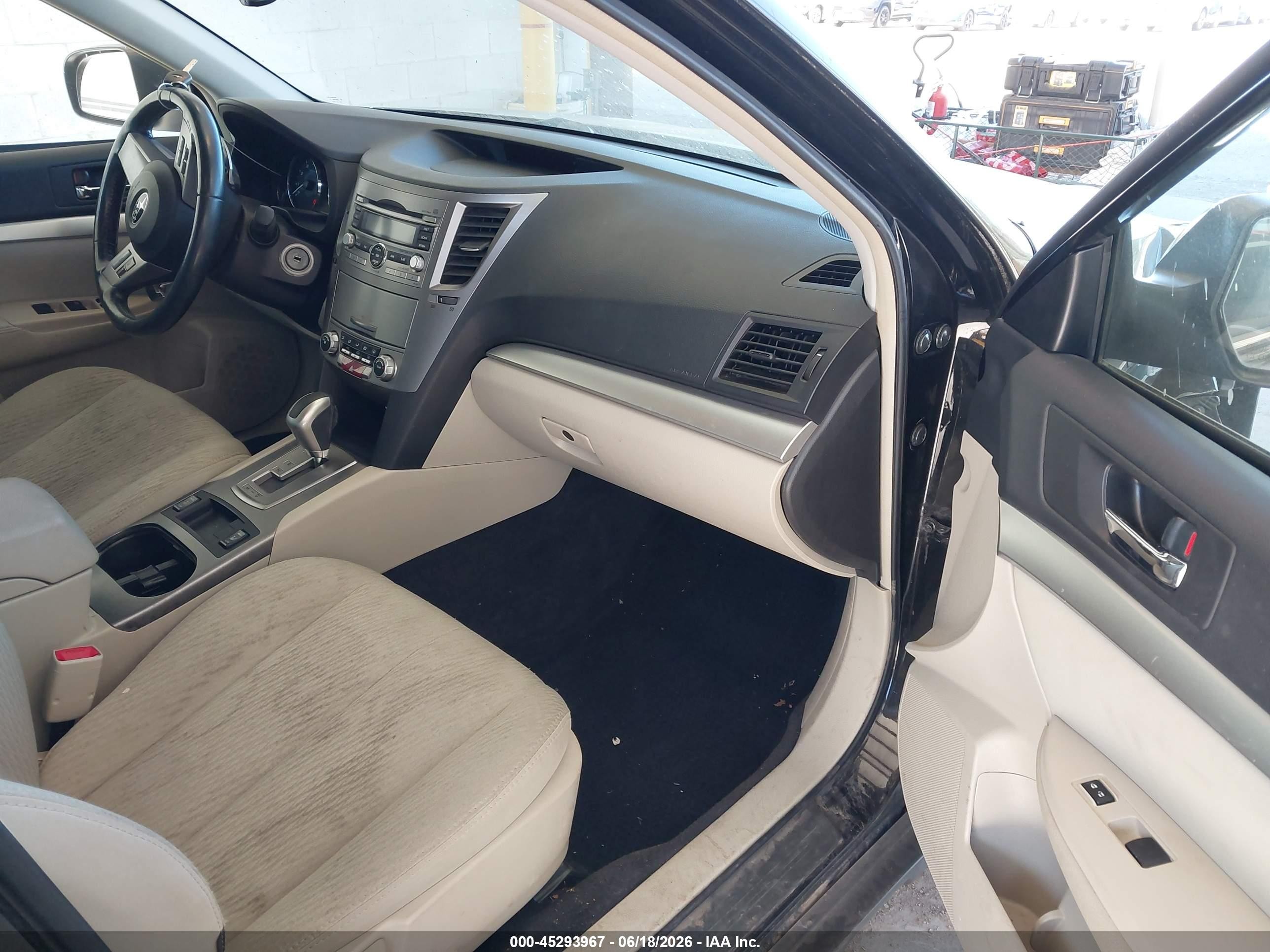 2010 Subaru Outback 2.5i Premium Черный vin: 4S4BRCCC3A3310936