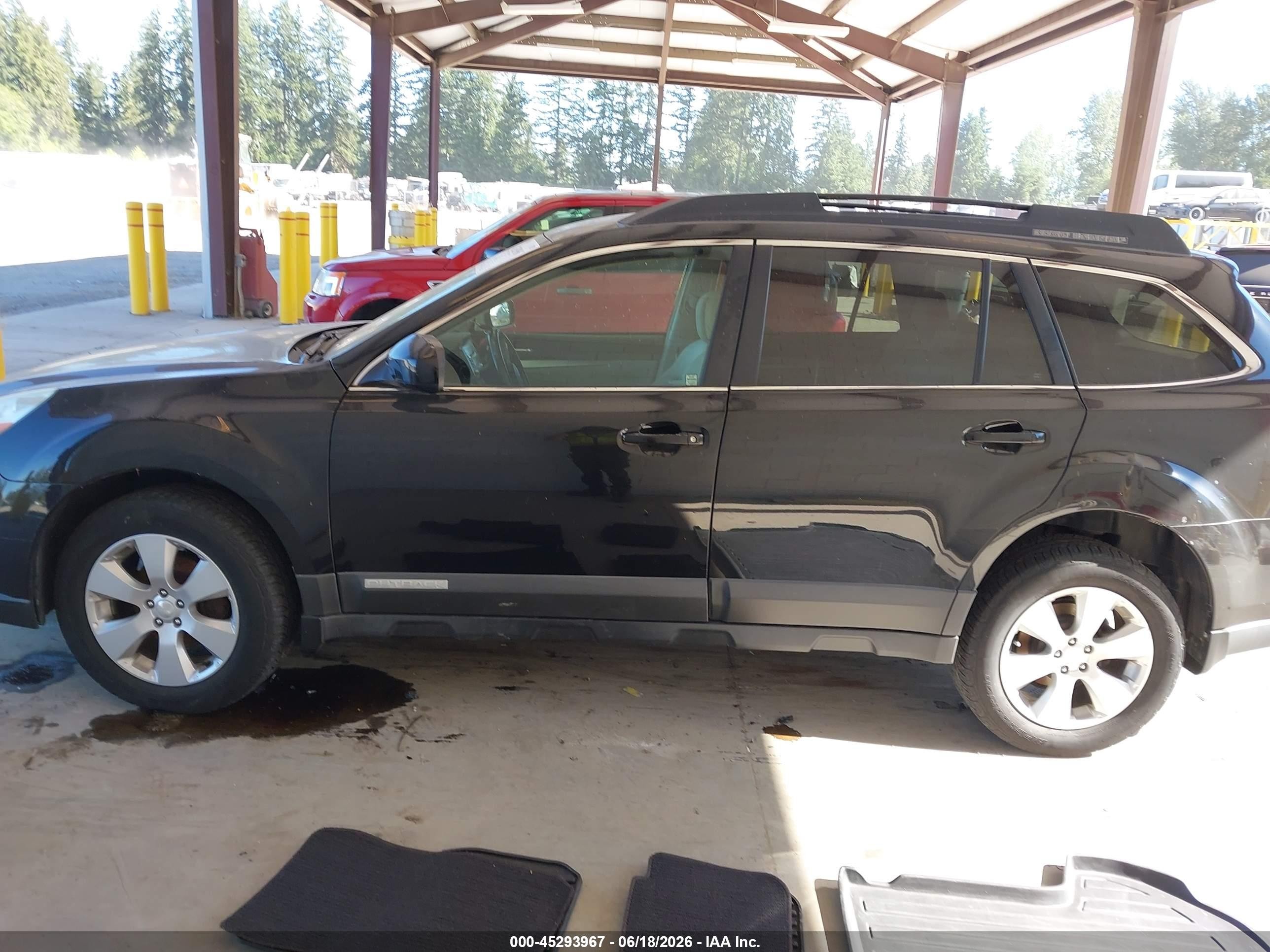 2010 Subaru Outback 2.5i Premium Черный vin: 4S4BRCCC3A3310936