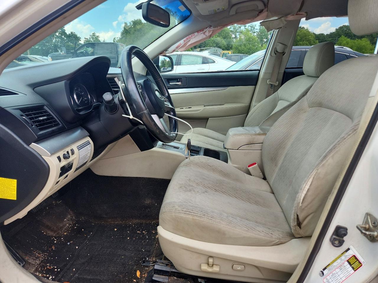 2011 Subaru Outback 2.5i Premium White vin: 4S4BRCCC3B3412142