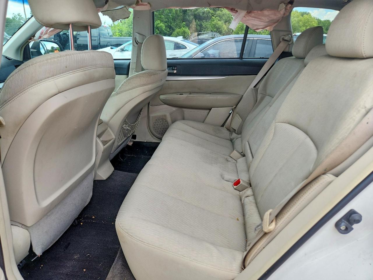 2011 Subaru Outback 2.5i Premium White vin: 4S4BRCCC3B3412142