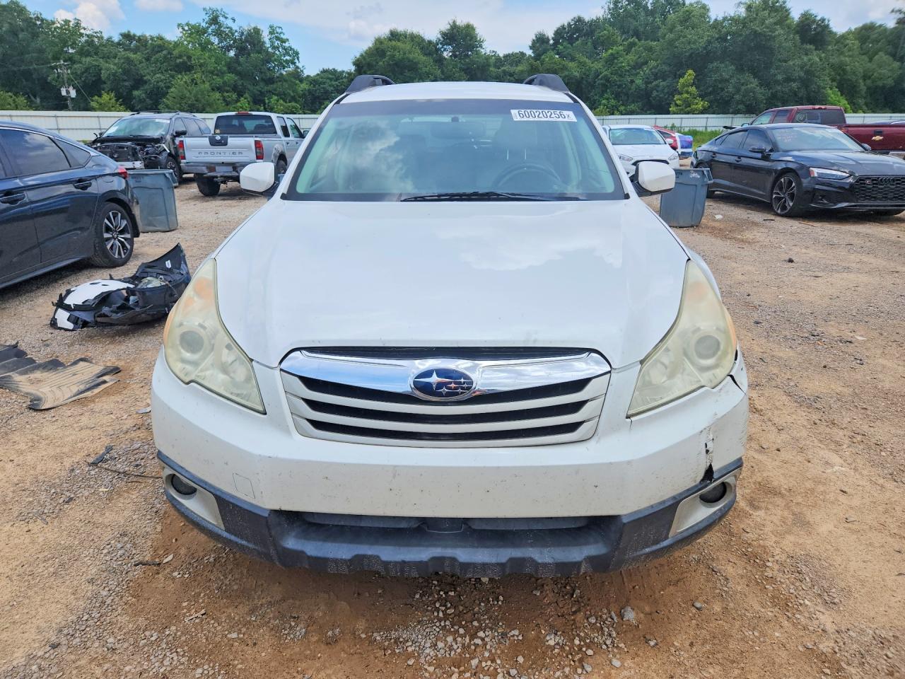 2011 Subaru Outback 2.5i Premium White vin: 4S4BRCCC3B3412142