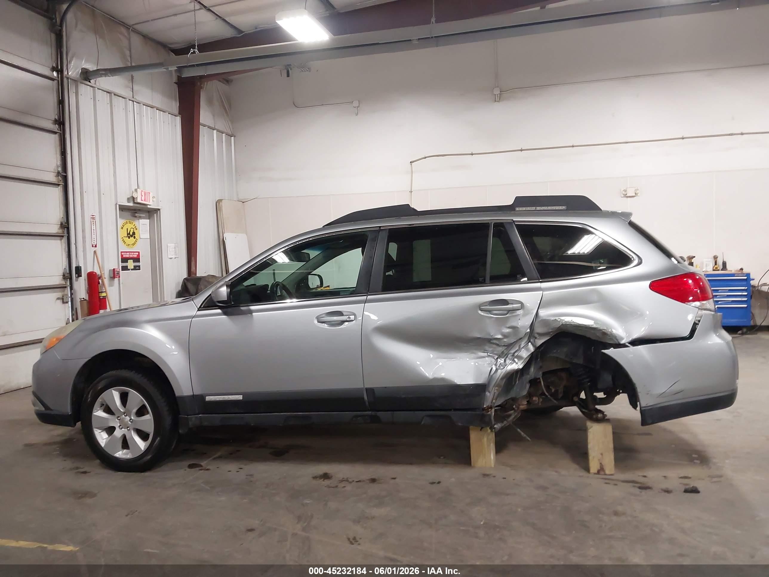 2012 Subaru Outback 2.5i Premium Light Blue vin: 4S4BRCCC3C3217014