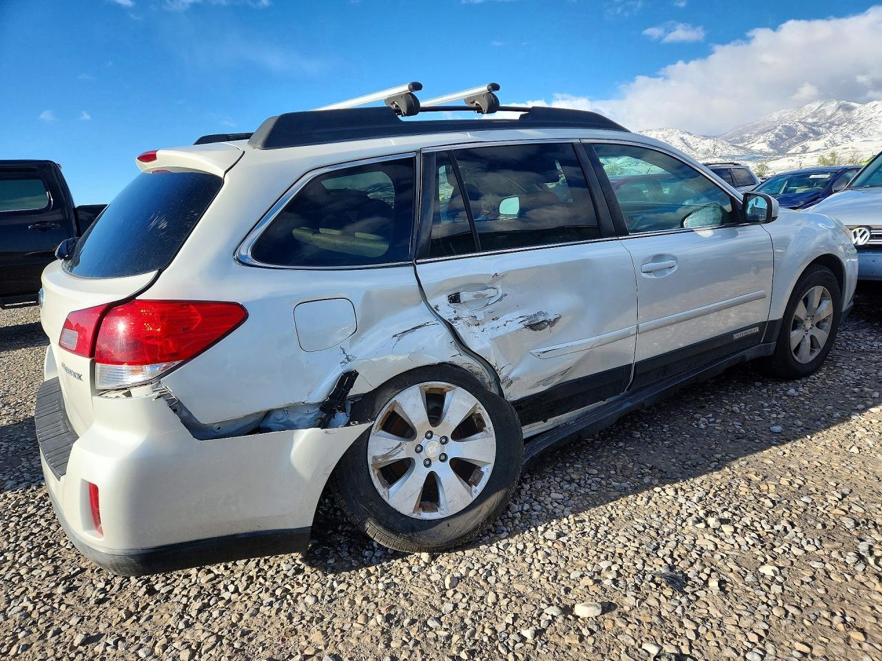 2012 Subaru Outback 2.5i Premium White vin: 4S4BRCCC3C3283224