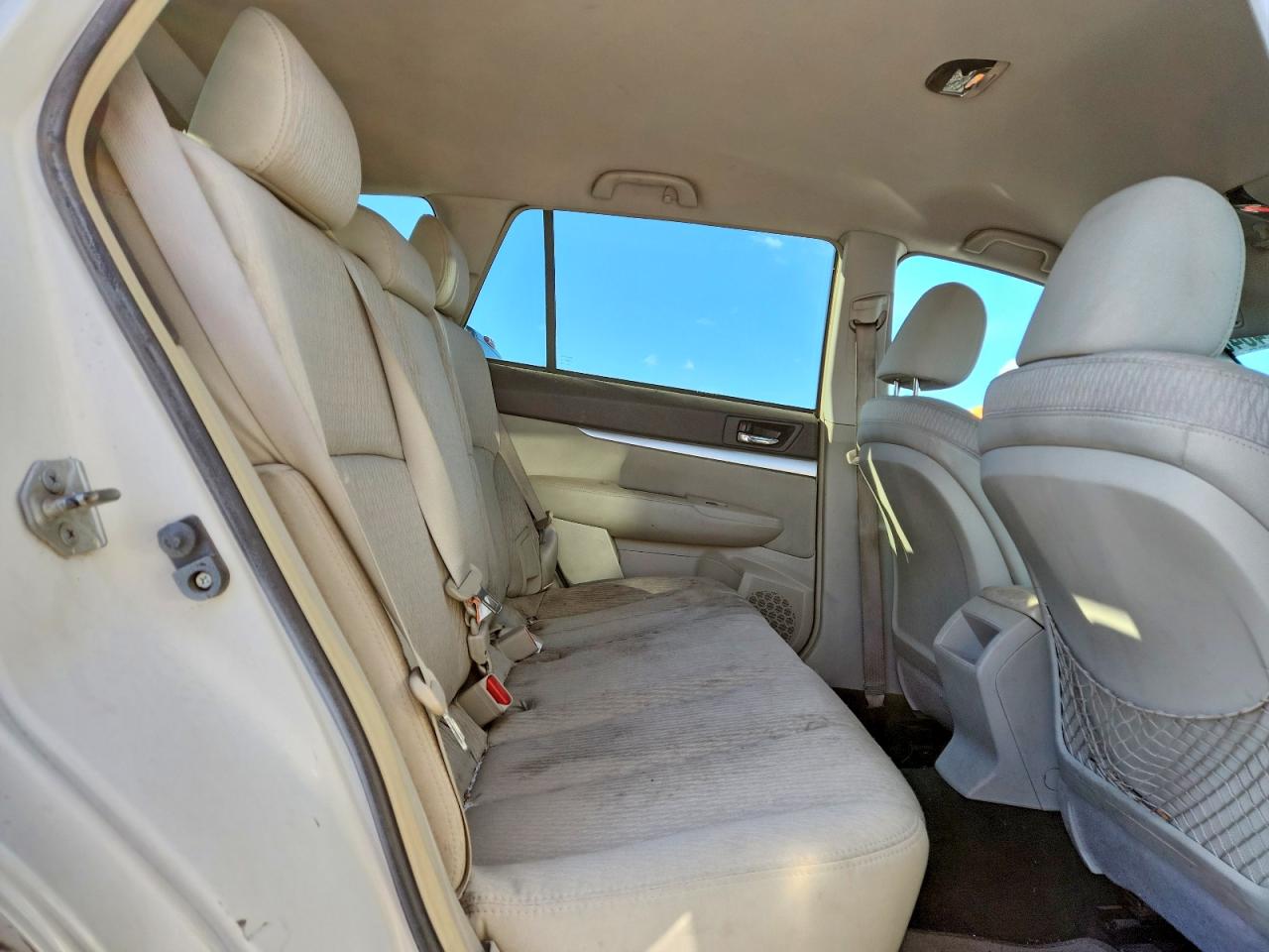 2012 Subaru Outback 2.5i Premium White vin: 4S4BRCCC3C3283224