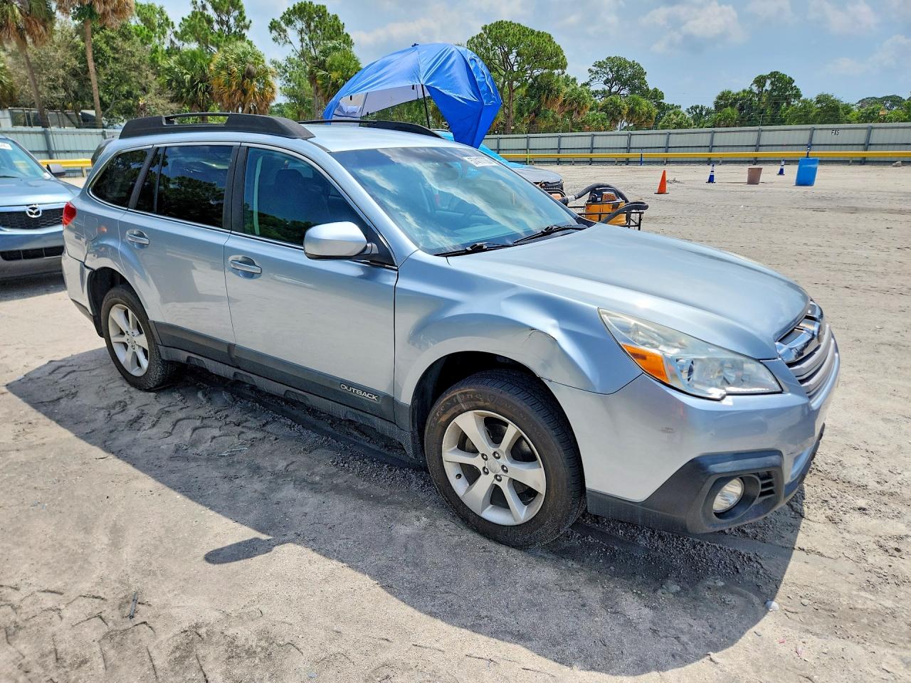 2013 Subaru Outback 2.5i Premium Silver vin: 4S4BRCCC3D3254470