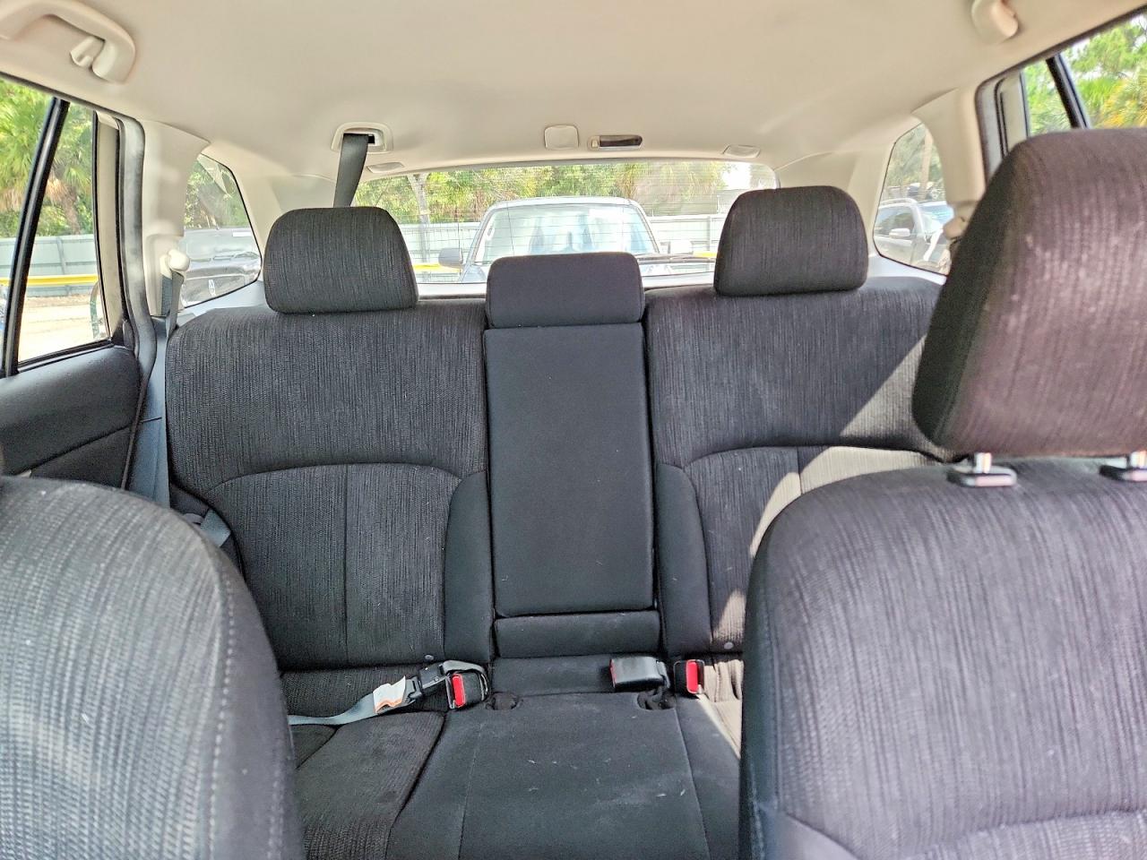 2013 Subaru Outback 2.5i Premium Silver vin: 4S4BRCCC3D3254470