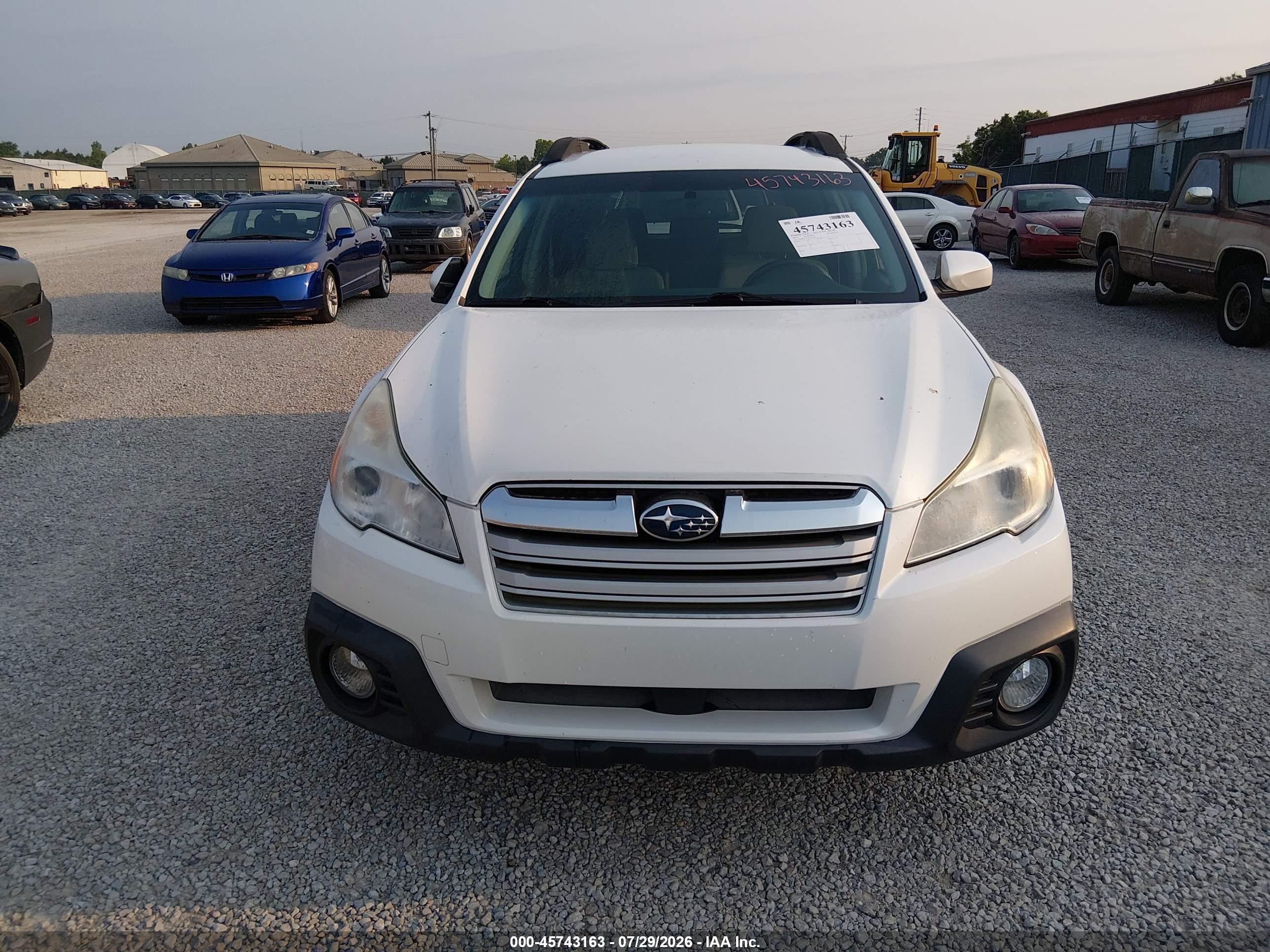 2013 Subaru Outback 2.5i Premium White vin: 4S4BRCCC3D3274105