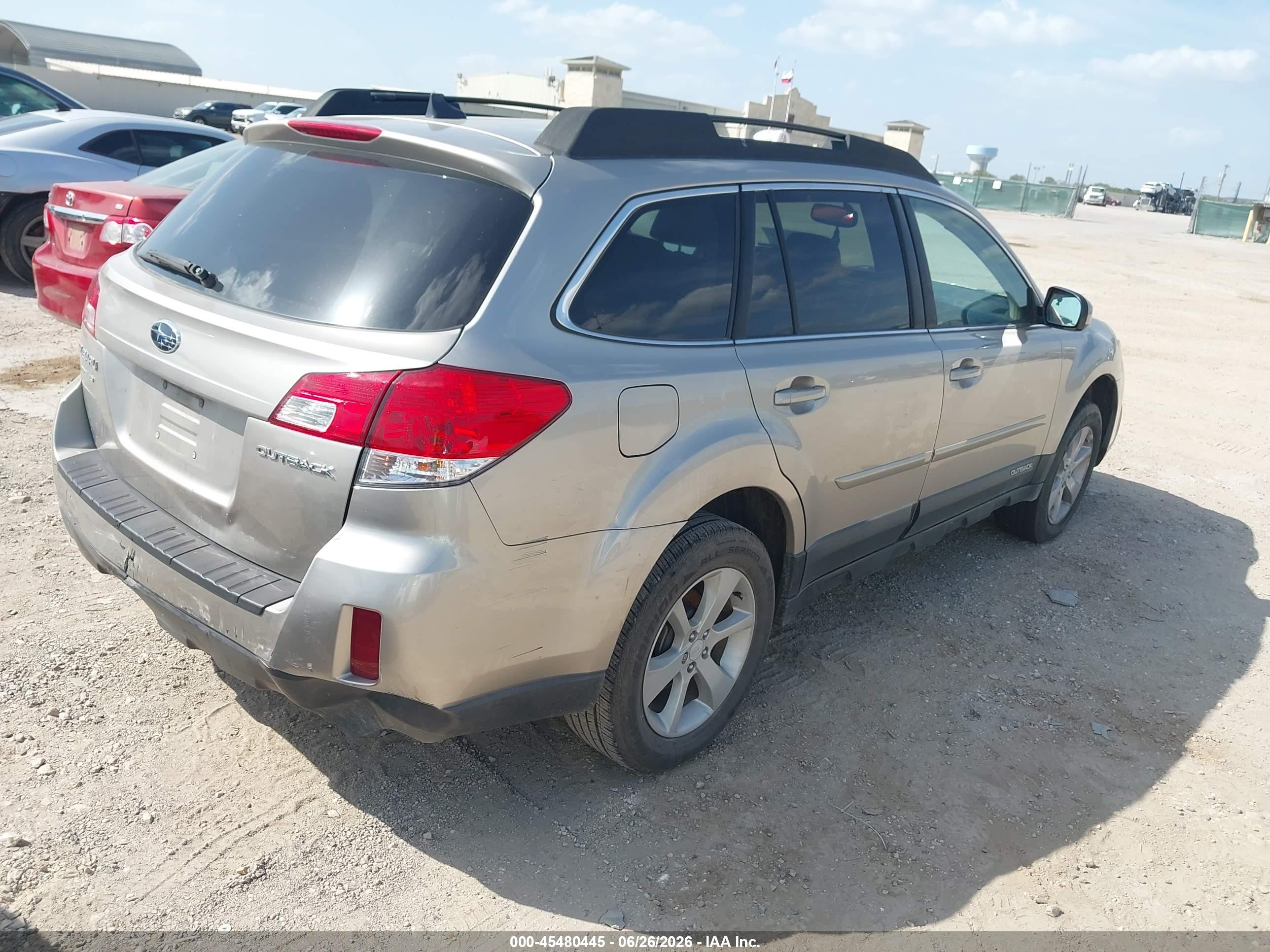 2014 Subaru Outback 2.5i Premium Silver vin: 4S4BRCCC3E3214391