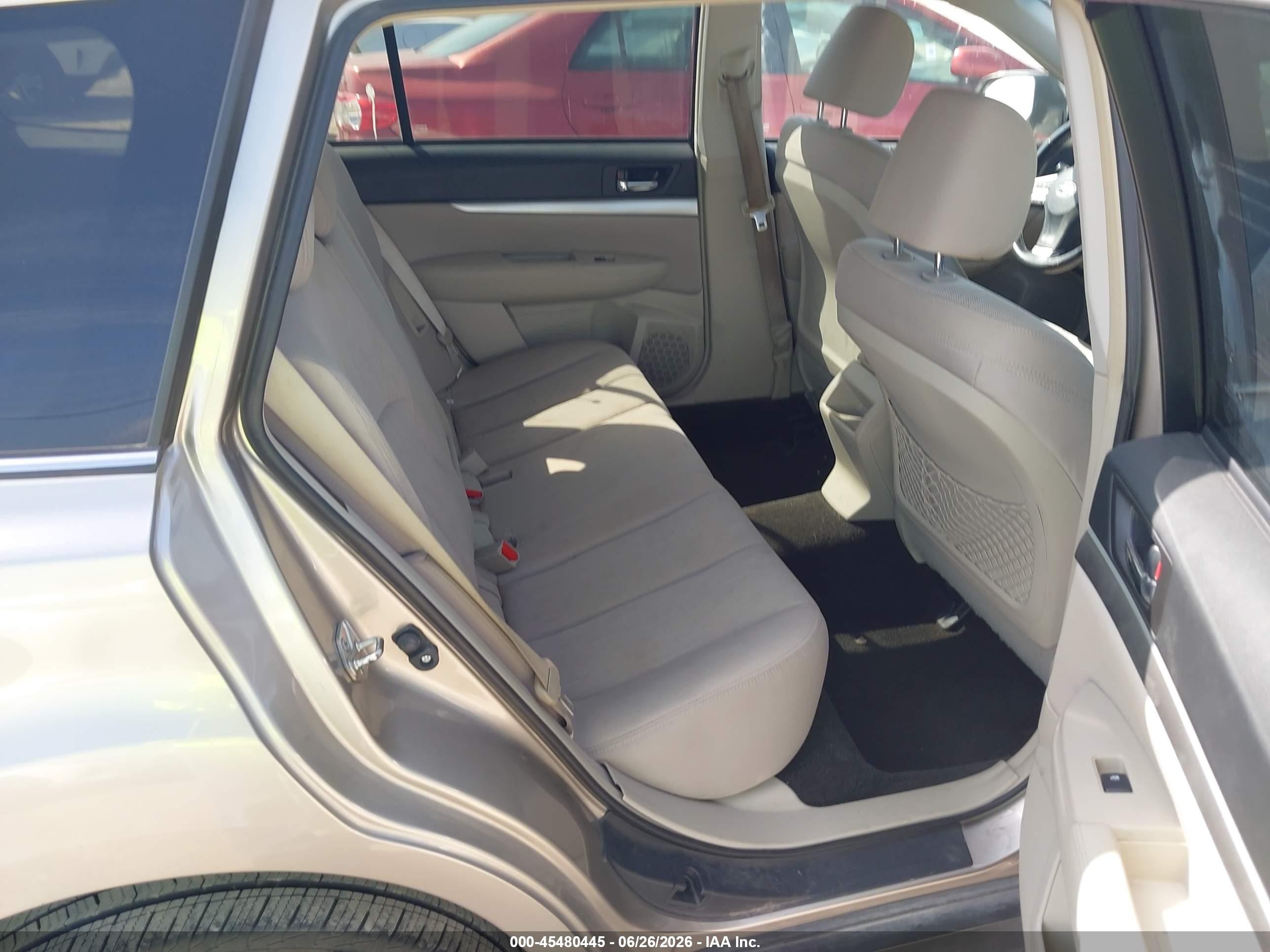 2014 Subaru Outback 2.5i Premium Silver vin: 4S4BRCCC3E3214391