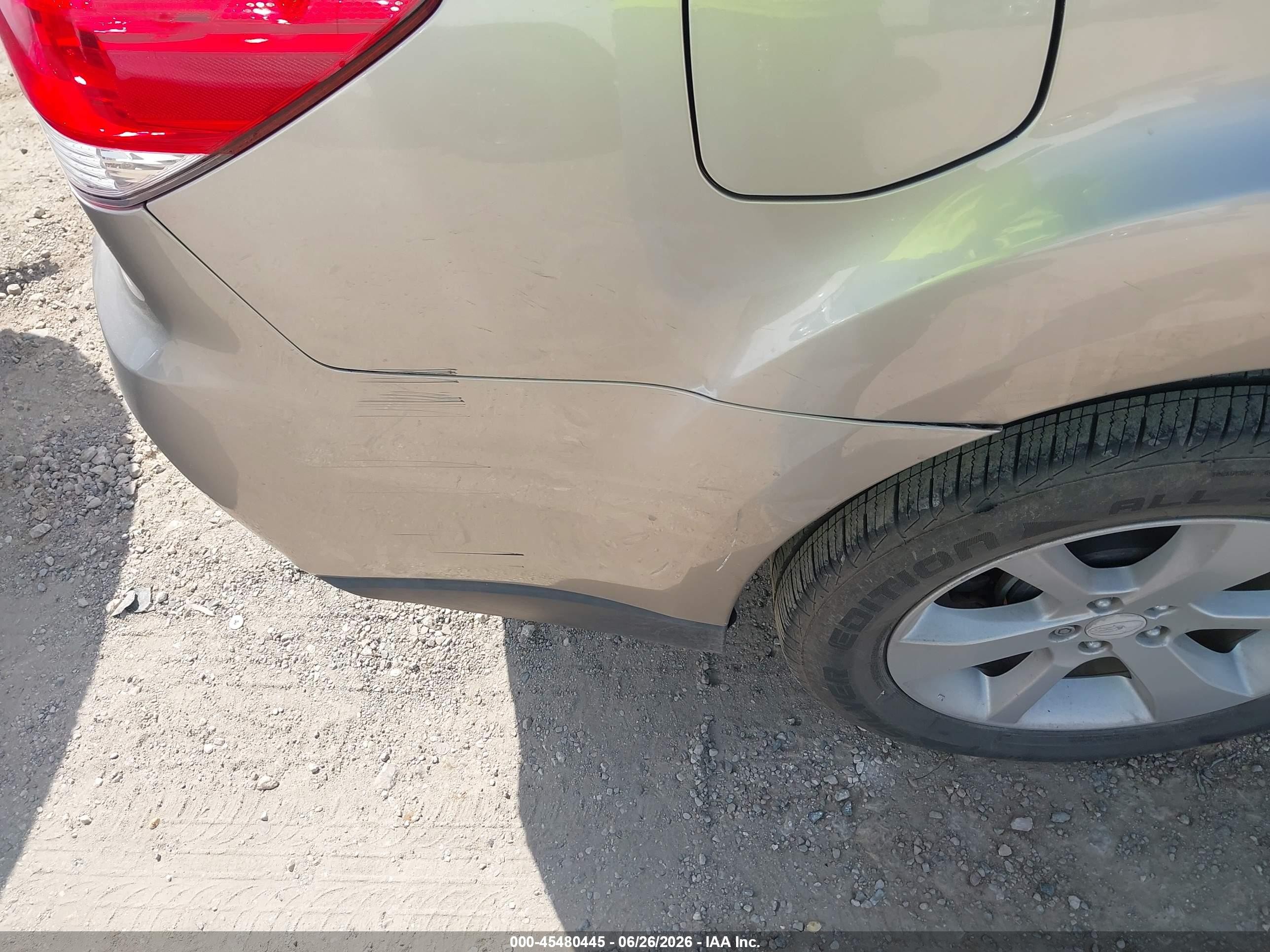 2014 Subaru Outback 2.5i Premium Silver vin: 4S4BRCCC3E3214391
