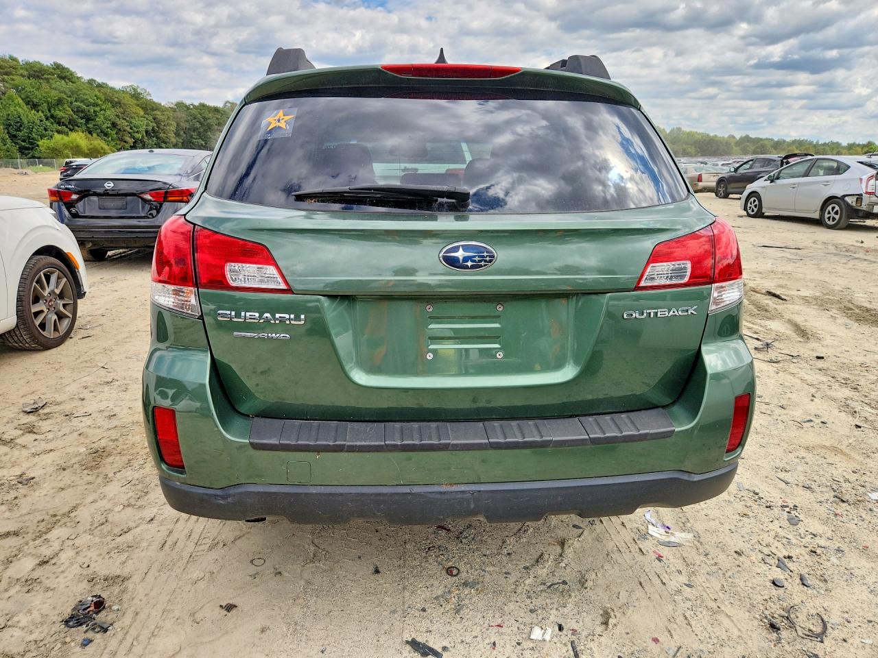 2014 Subaru Outback 2.5i Premium Green vin: 4S4BRCCC3E3257578