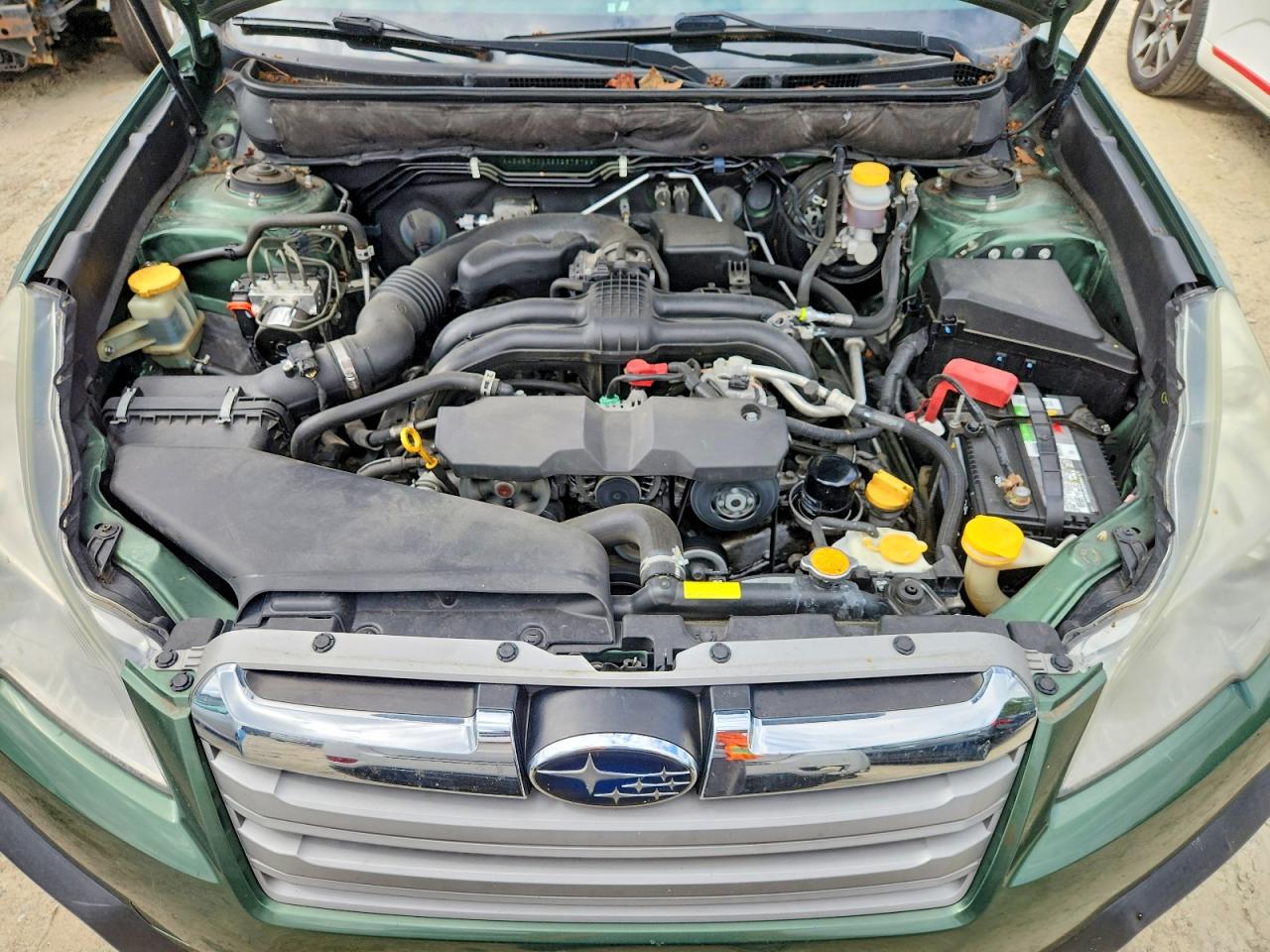 2014 Subaru Outback 2.5i Premium Green vin: 4S4BRCCC3E3257578