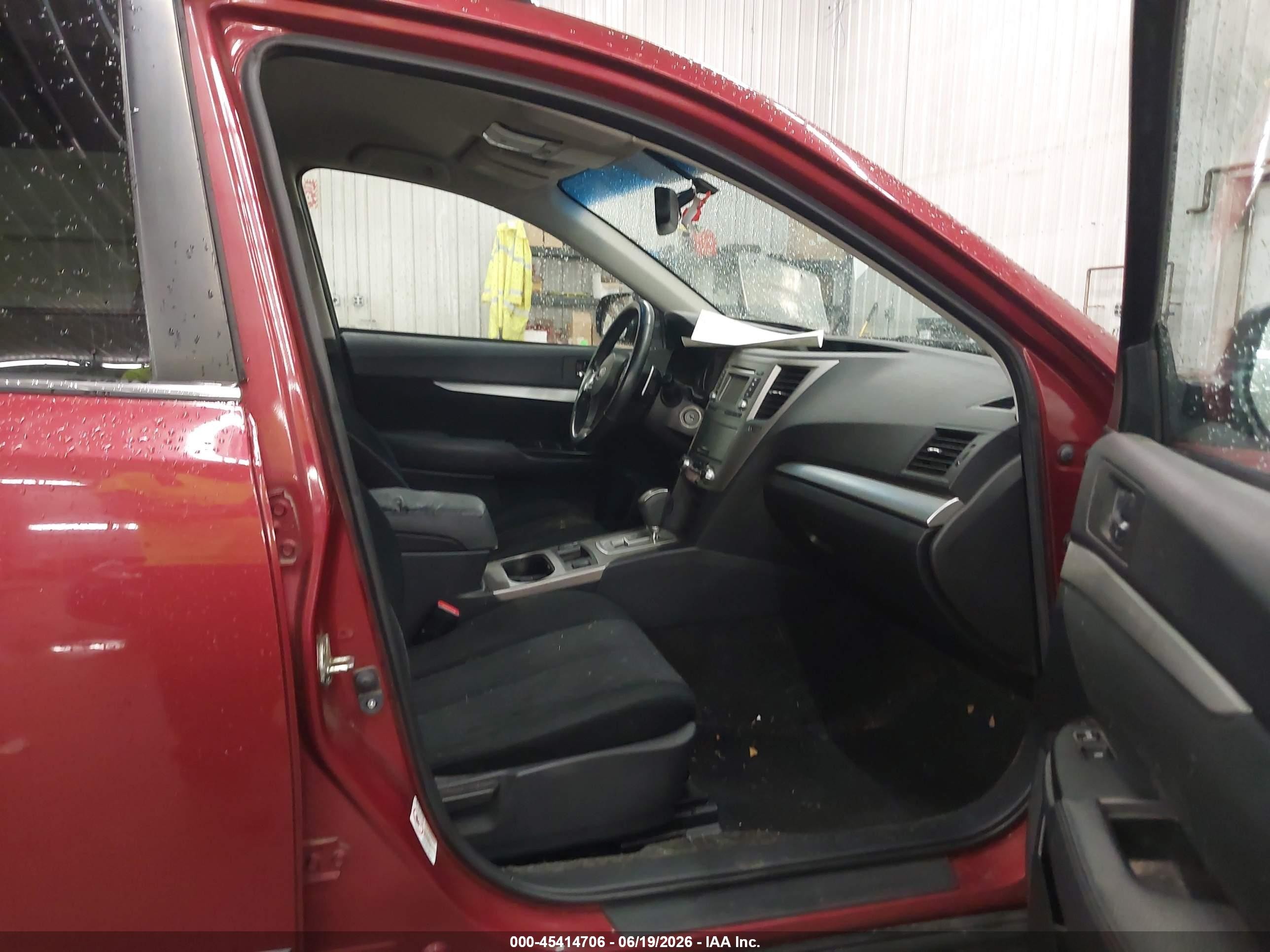 2014 Subaru Outback 2.5i Premium Red vin: 4S4BRCCC3E3288944