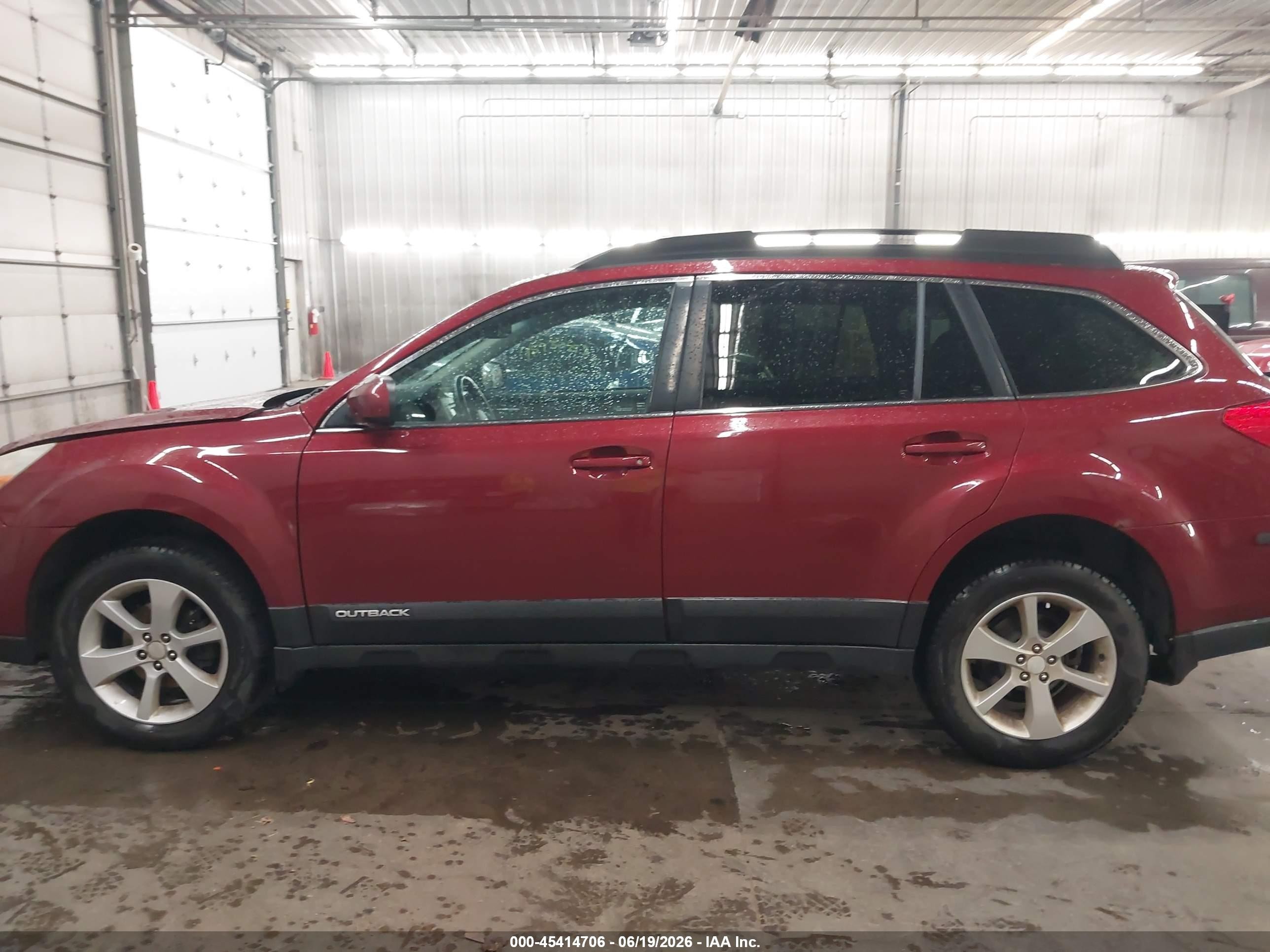 2014 Subaru Outback 2.5i Premium Red vin: 4S4BRCCC3E3288944