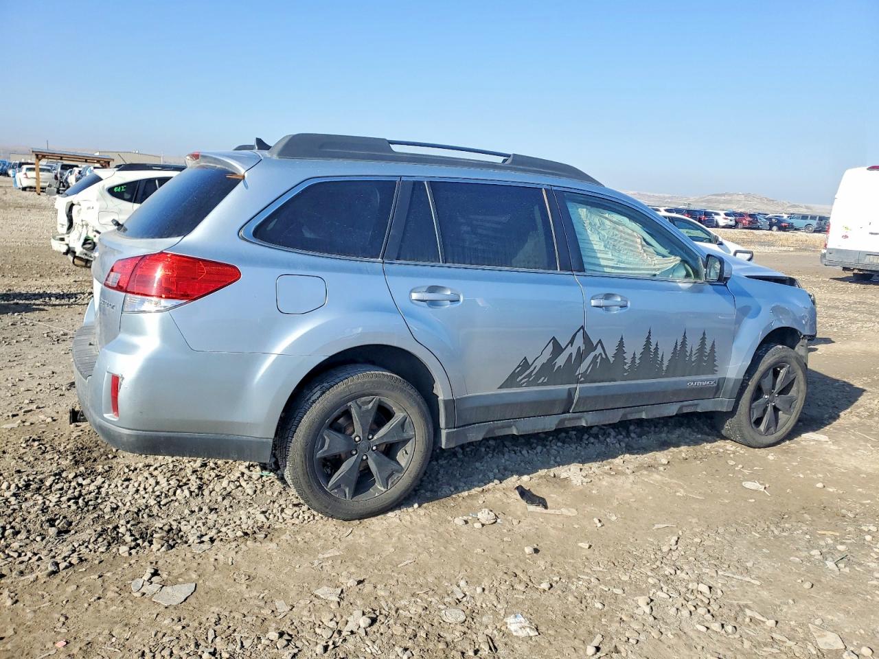 2014 Subaru Outback 2.5i Premium Серебряный vin: 4S4BRCCC3E3314295
