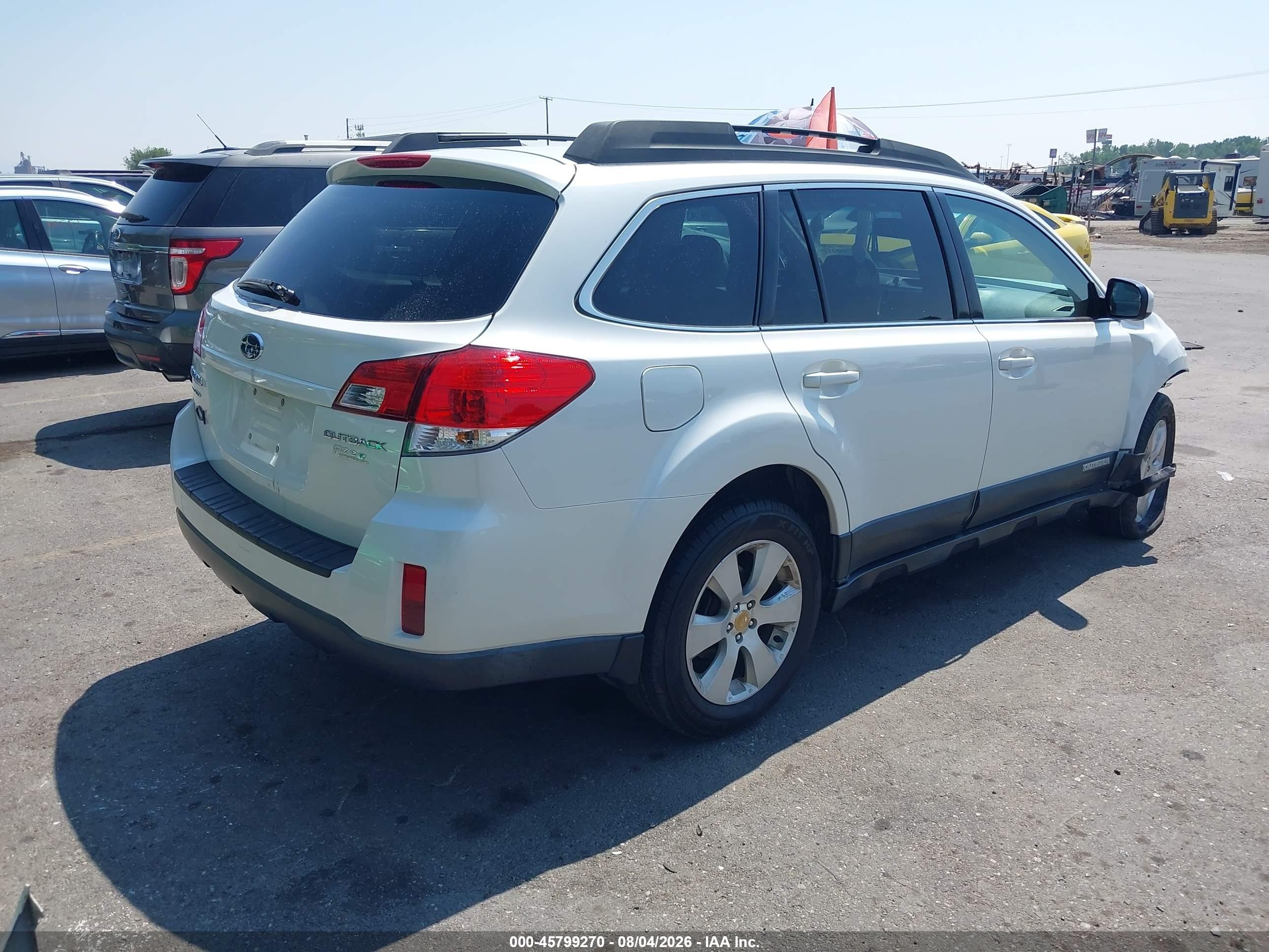 2010 Subaru Outback 2.5i Premium White vin: 4S4BRCCC4A3321458