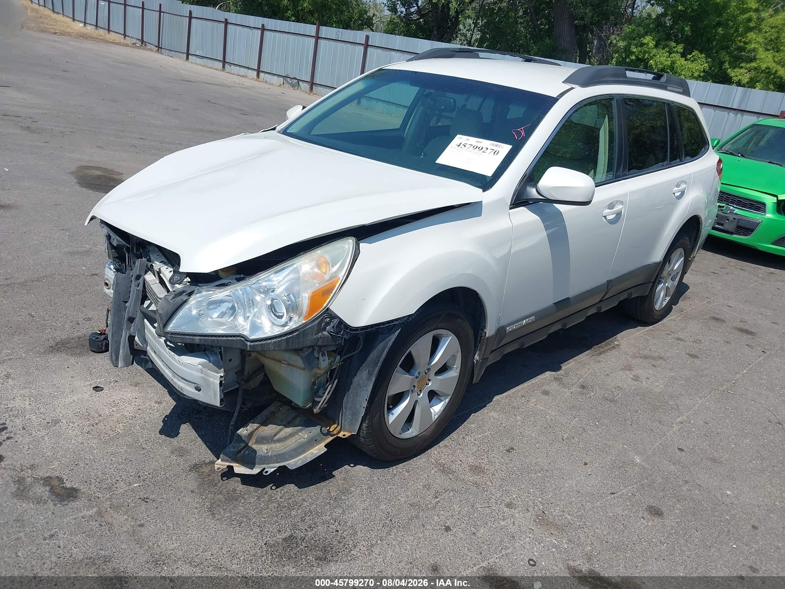 2010 Subaru Outback 2.5i Premium White vin: 4S4BRCCC4A3321458