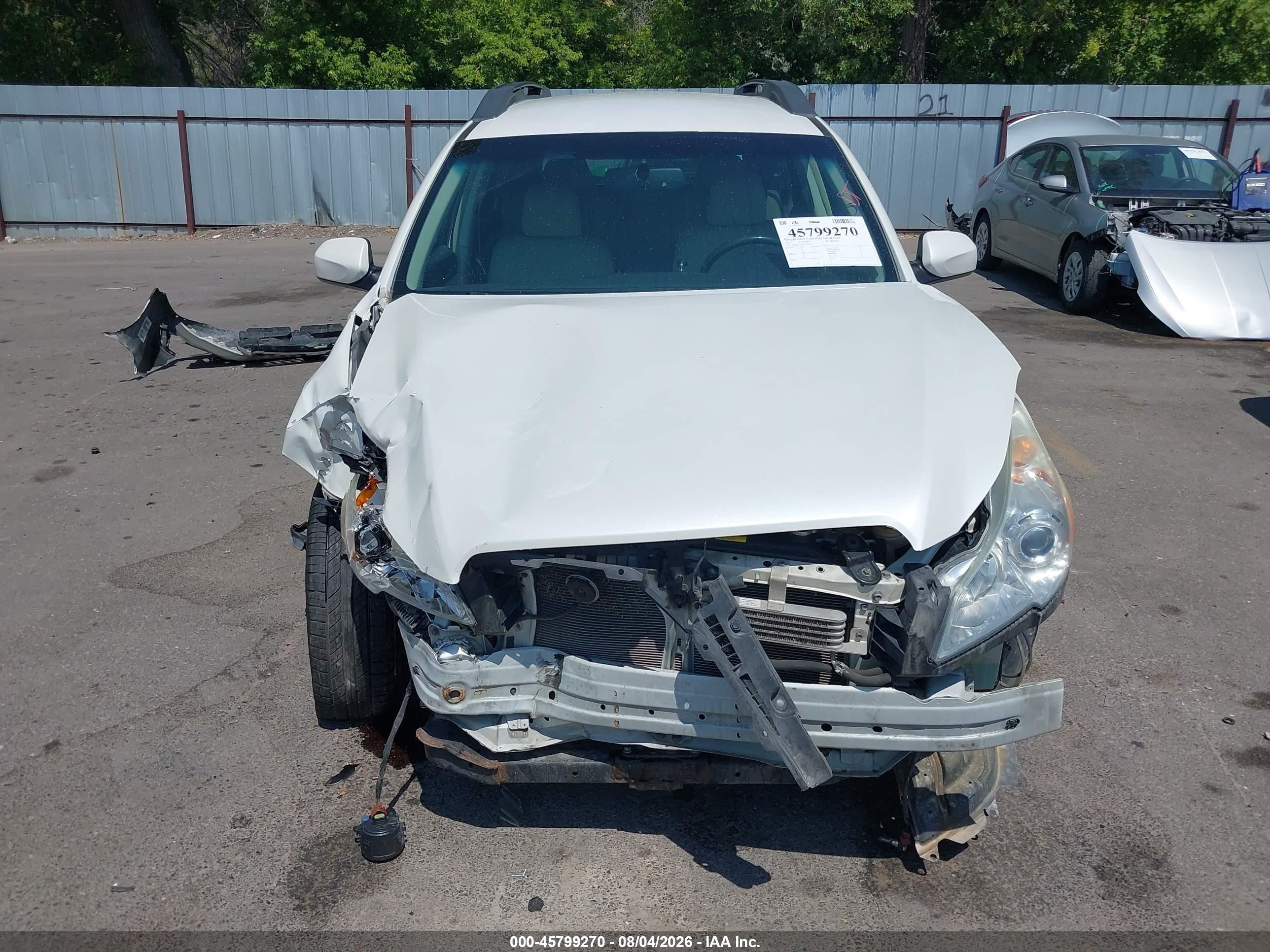 2010 Subaru Outback 2.5i Premium White vin: 4S4BRCCC4A3321458