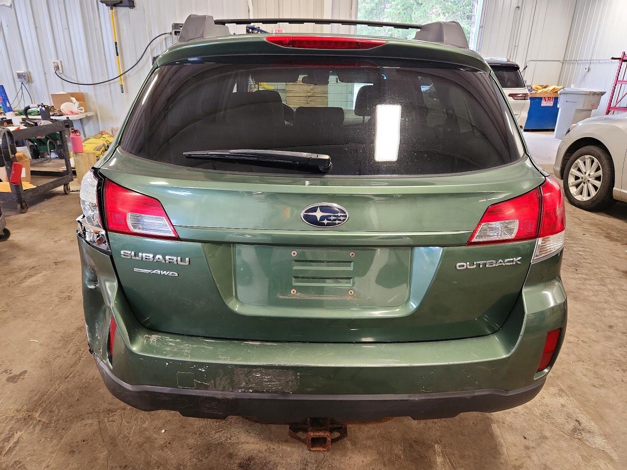 2010 Subaru Outback 2.5i Premium Зеленый vin: 4S4BRCCC4A3346019