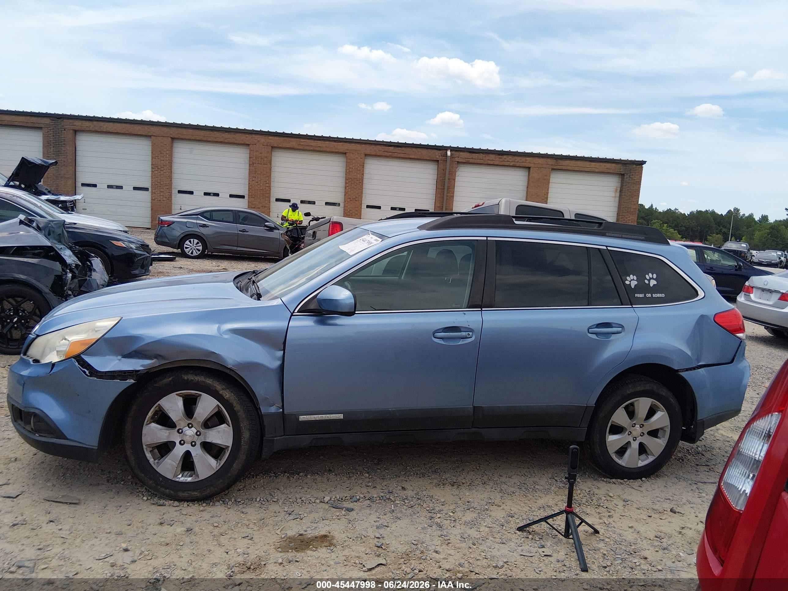 2010 Subaru Outback 2.5i Premium Light Blue vin: 4S4BRCCC4A3350099