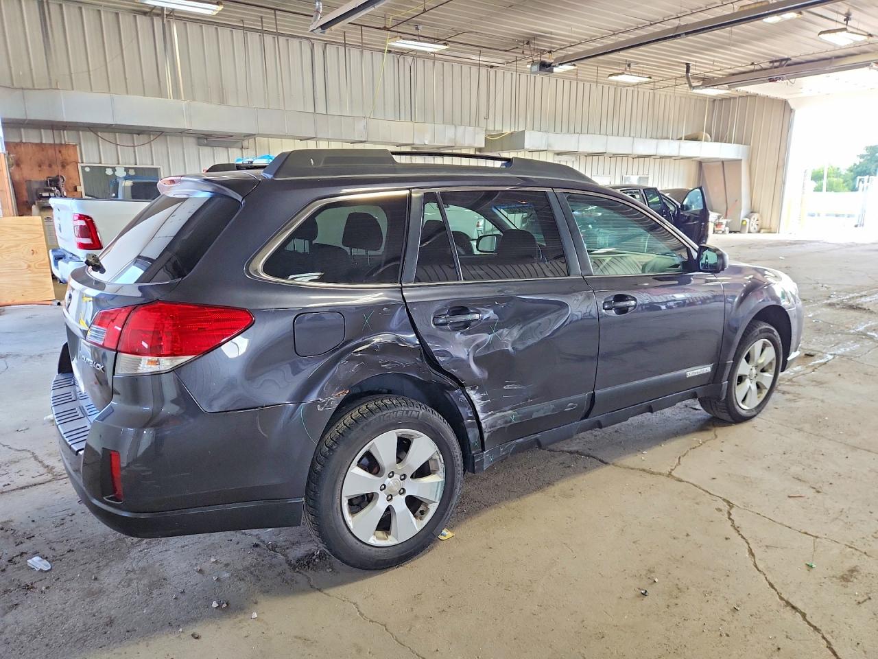 2011 Subaru Outback 2.5i Premium Black vin: 4S4BRCCC4B3313930