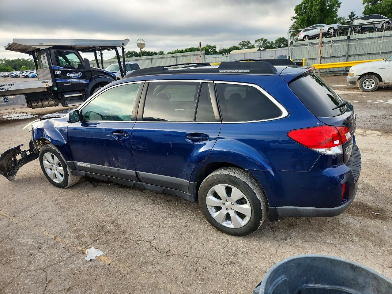 2011 Subaru Outback 2.5i Premium Blue vin: 4S4BRCCC4B3341825