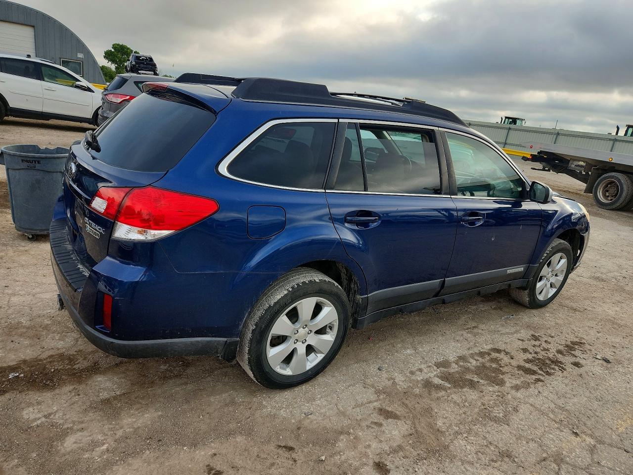 2011 Subaru Outback 2.5i Premium Blue vin: 4S4BRCCC4B3341825