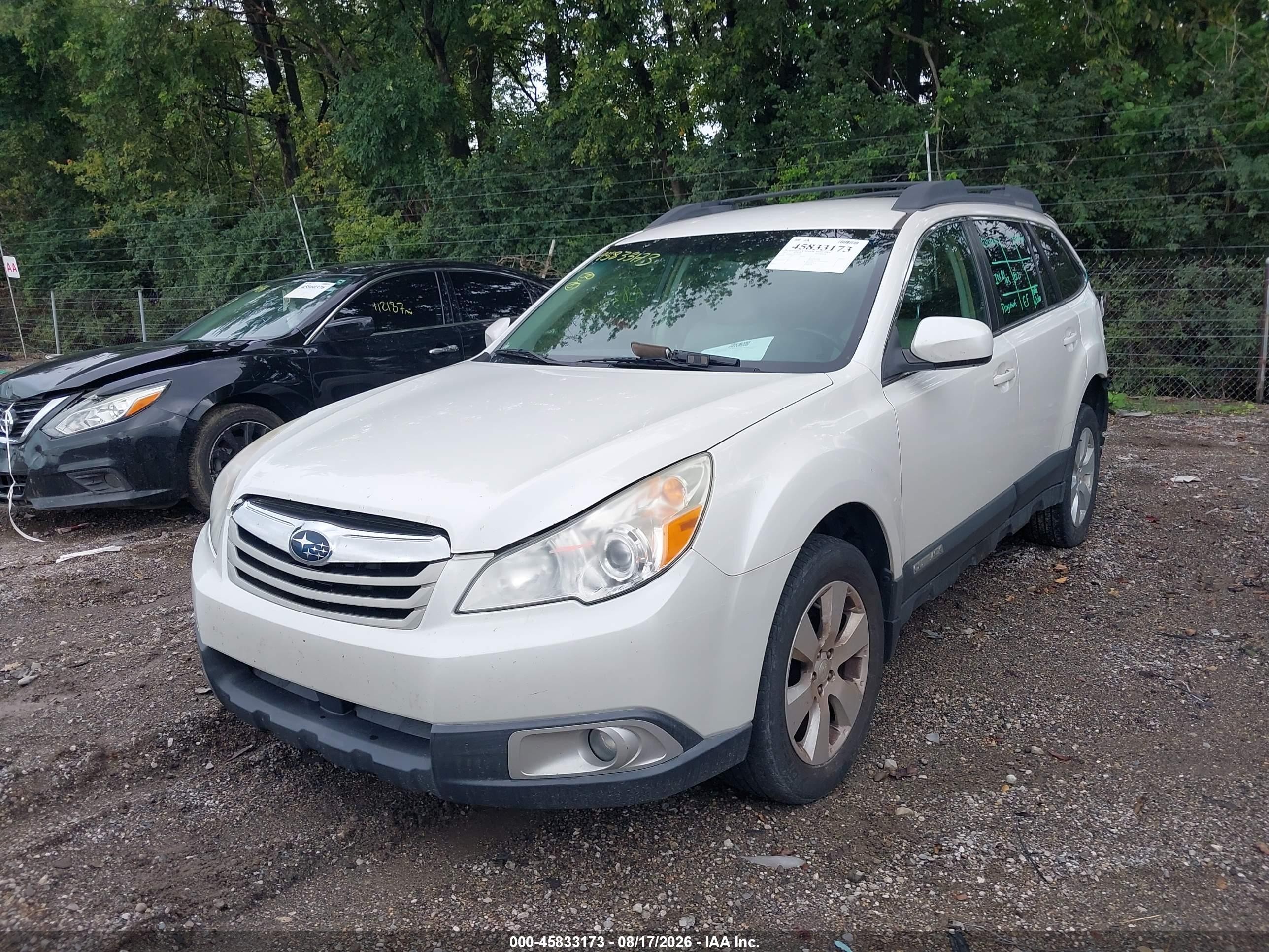 2012 Subaru Outback 2.5i Premium White vin: 4S4BRCCC4C3215076