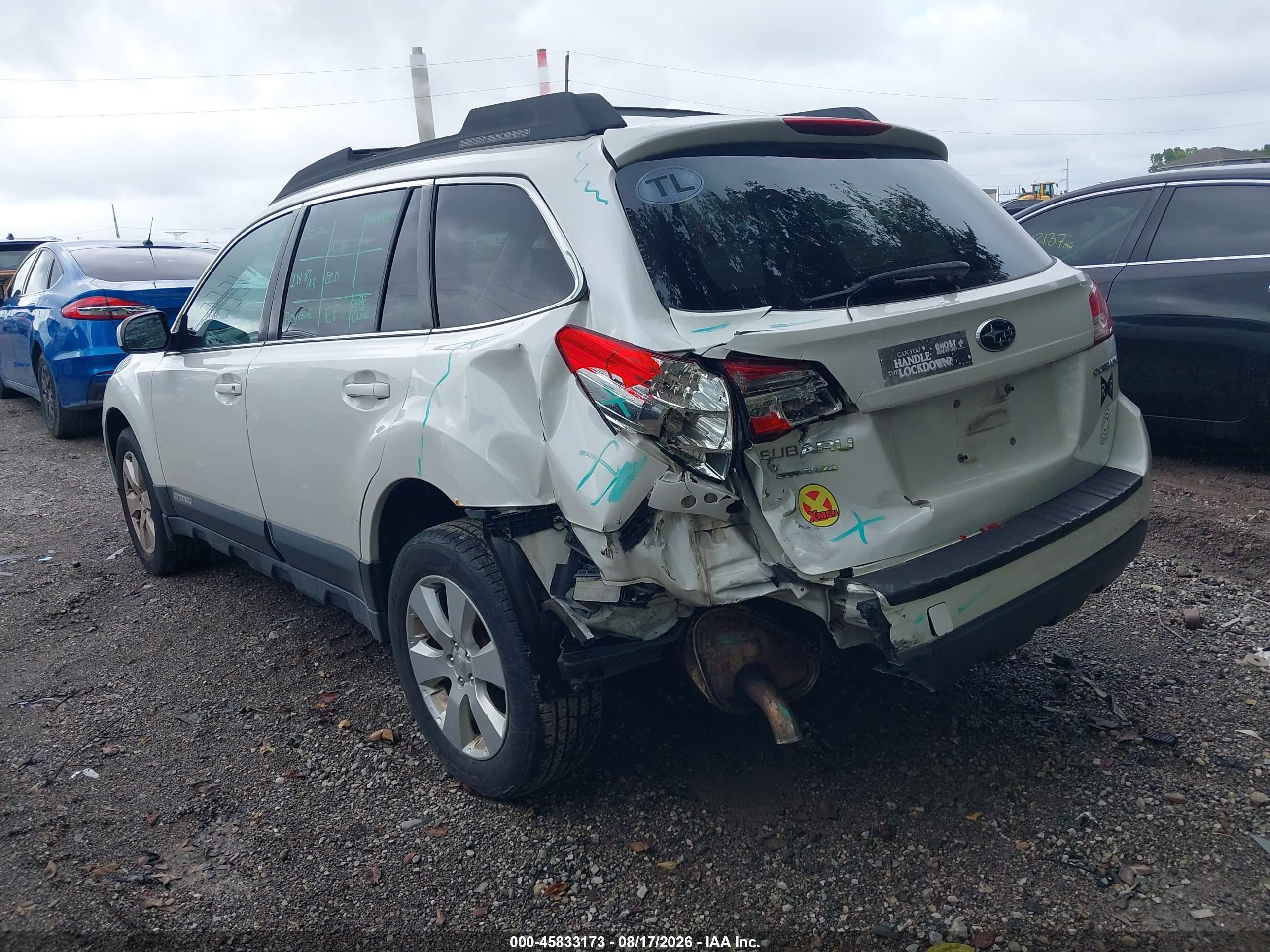 2012 Subaru Outback 2.5i Premium White vin: 4S4BRCCC4C3215076