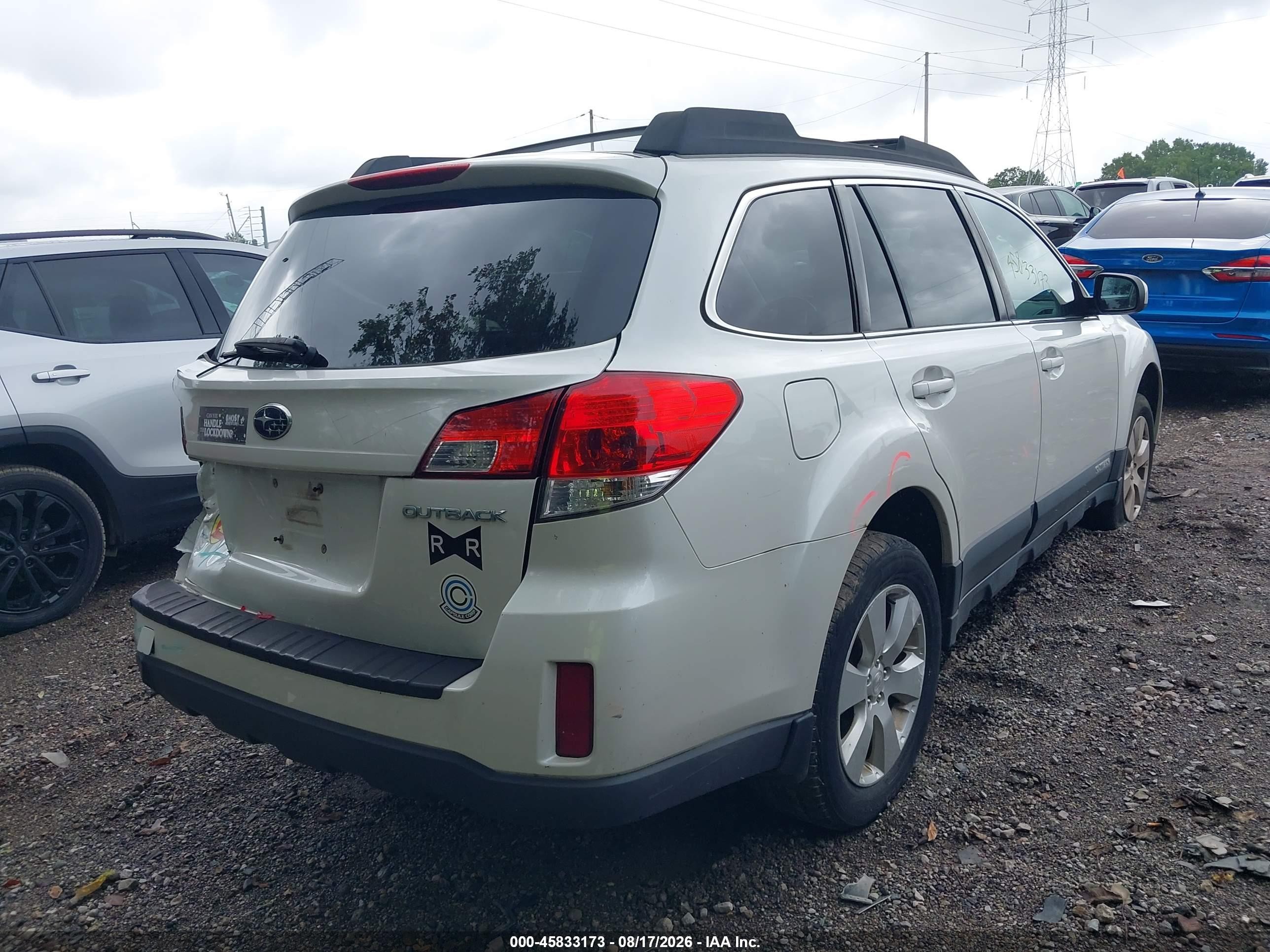 2012 Subaru Outback 2.5i Premium White vin: 4S4BRCCC4C3215076
