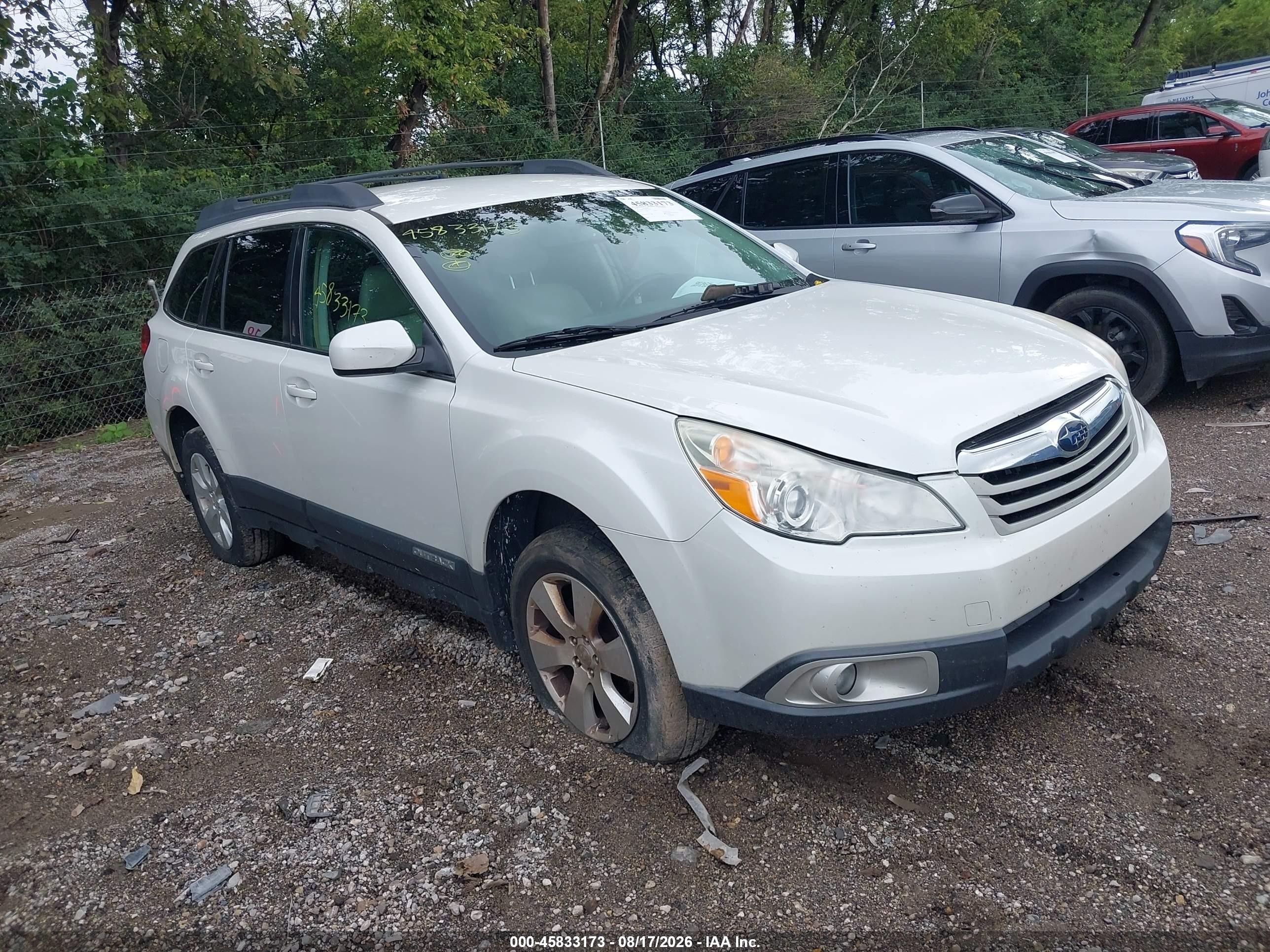 2012 Subaru Outback 2.5i Premium White vin: 4S4BRCCC4C3215076
