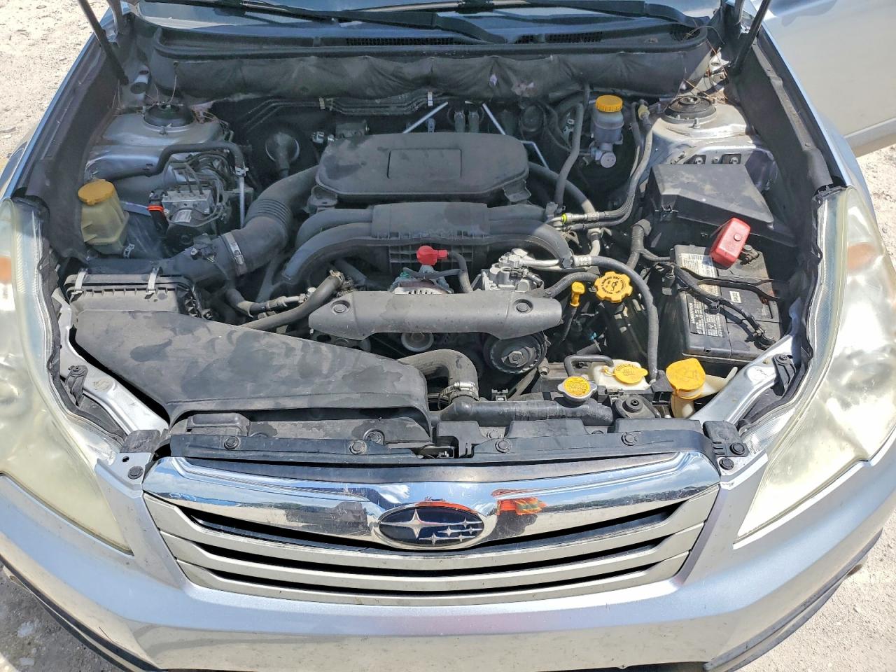2012 Subaru Outback 2.5i Premium Silver vin: 4S4BRCCC4C3266402