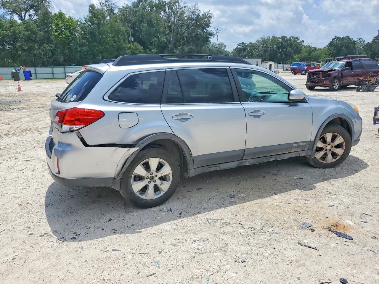 2012 Subaru Outback 2.5i Premium Silver vin: 4S4BRCCC4C3266402